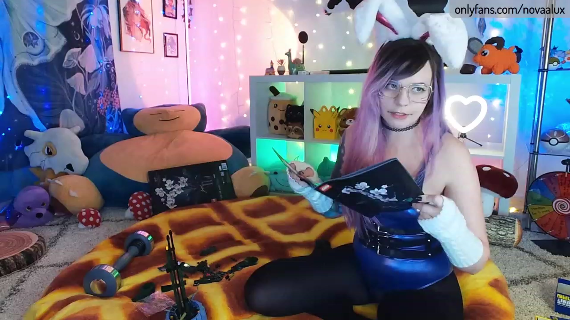 Gallery image thumbnail from Novaalux's myfreecams stream on, 01/23/2023, 02:33 image 1 of 20