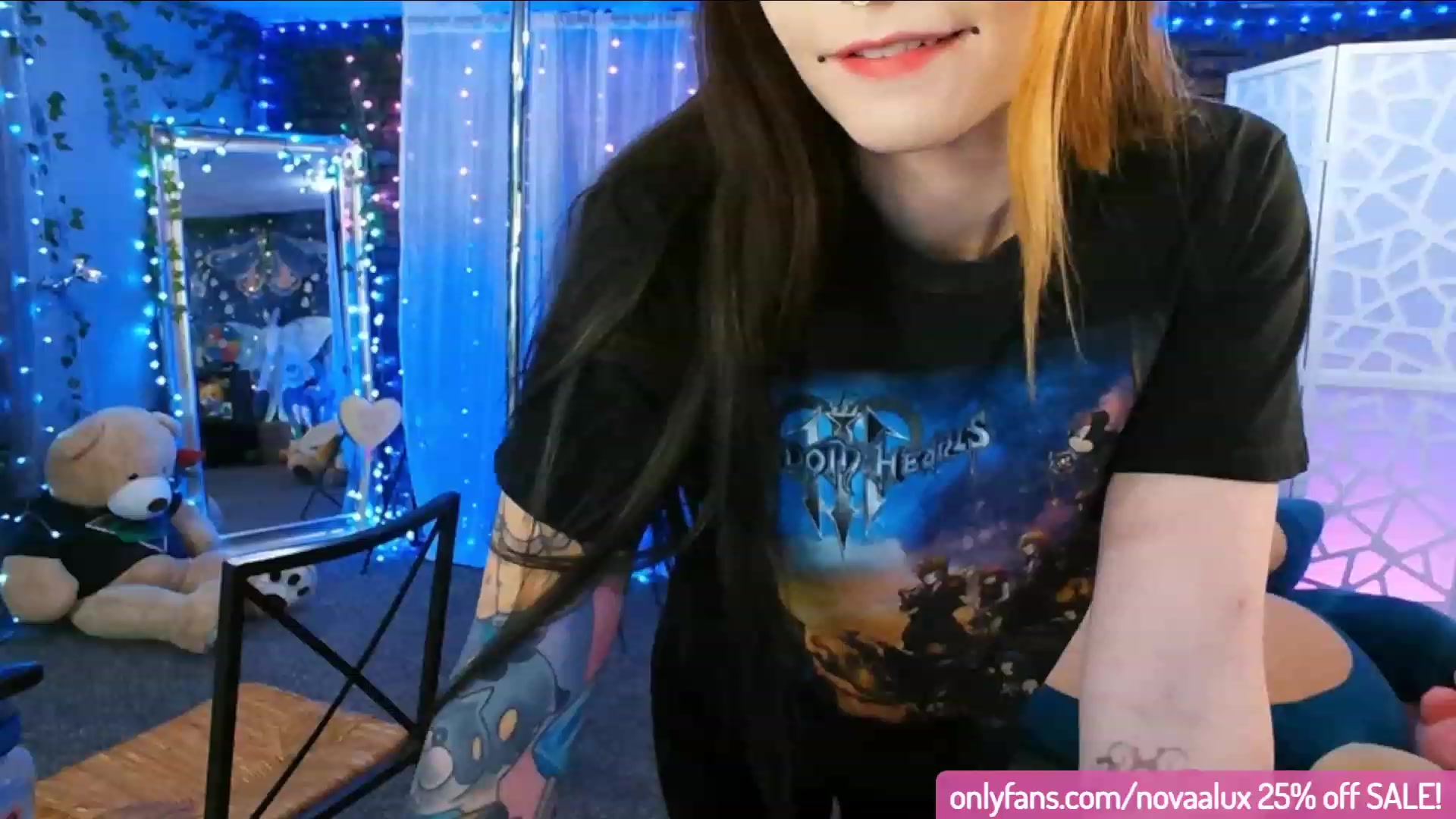 Gallery image thumbnail from Novaalux's myfreecams stream on, 01/21/2024, 18:53 image 6 of 20