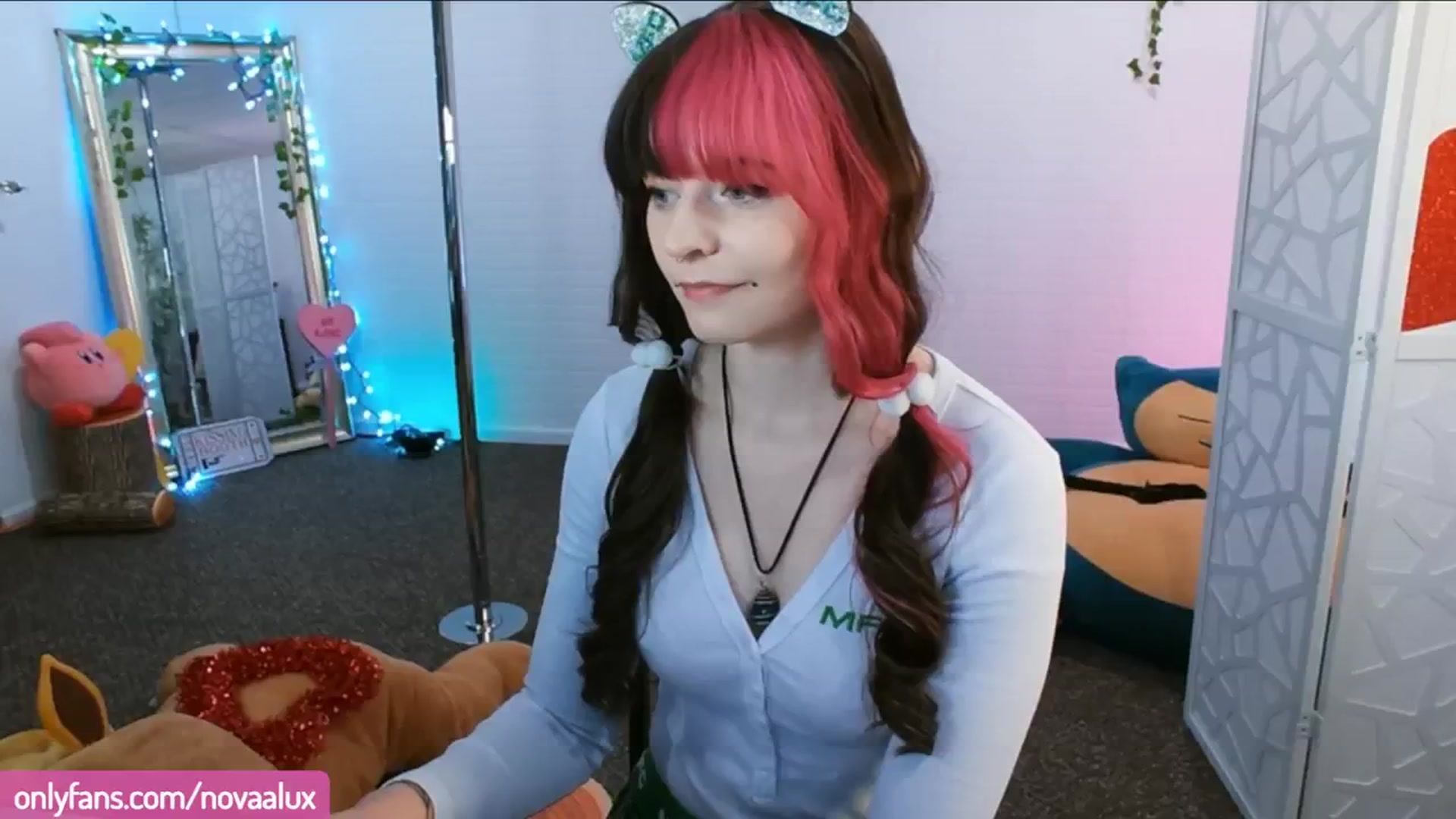 Gallery image thumbnail from Novaalux's myfreecams stream on, 02/20/2024, 15:23 image 1 of 20