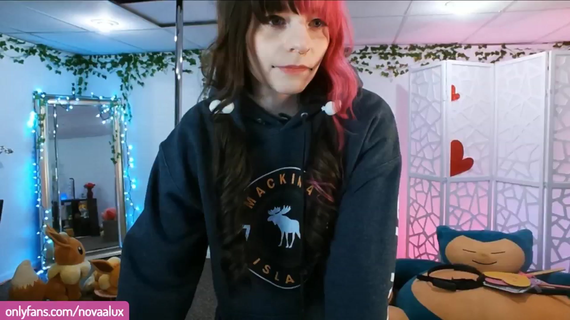 Gallery image thumbnail from Novaalux's myfreecams stream on, 02/20/2024, 15:23 image 20 of 20