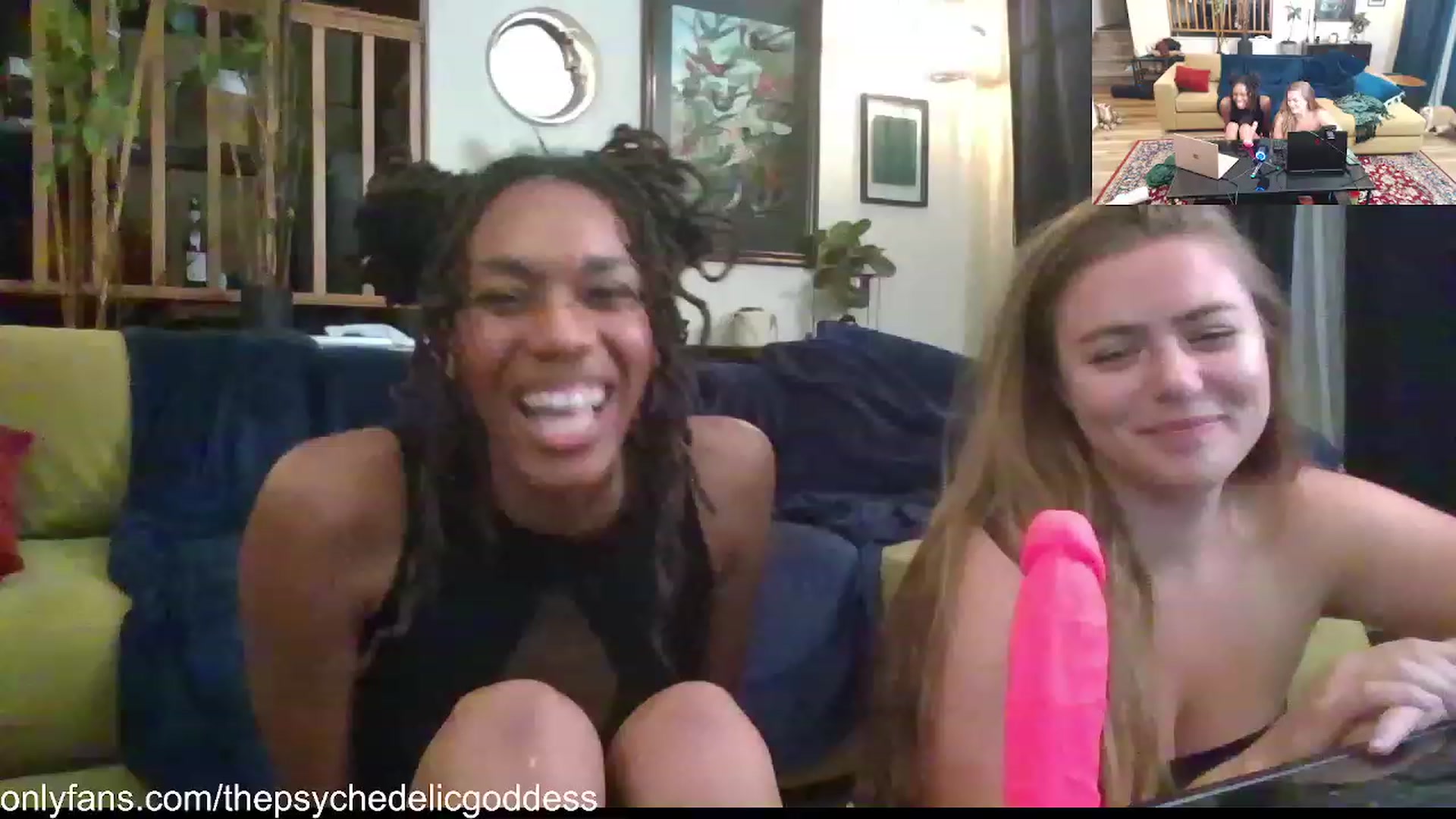 Gallery image thumbnail from NovembersMFC's myfreecams stream on, 08/03/2023, 03:28 image 17 of 20