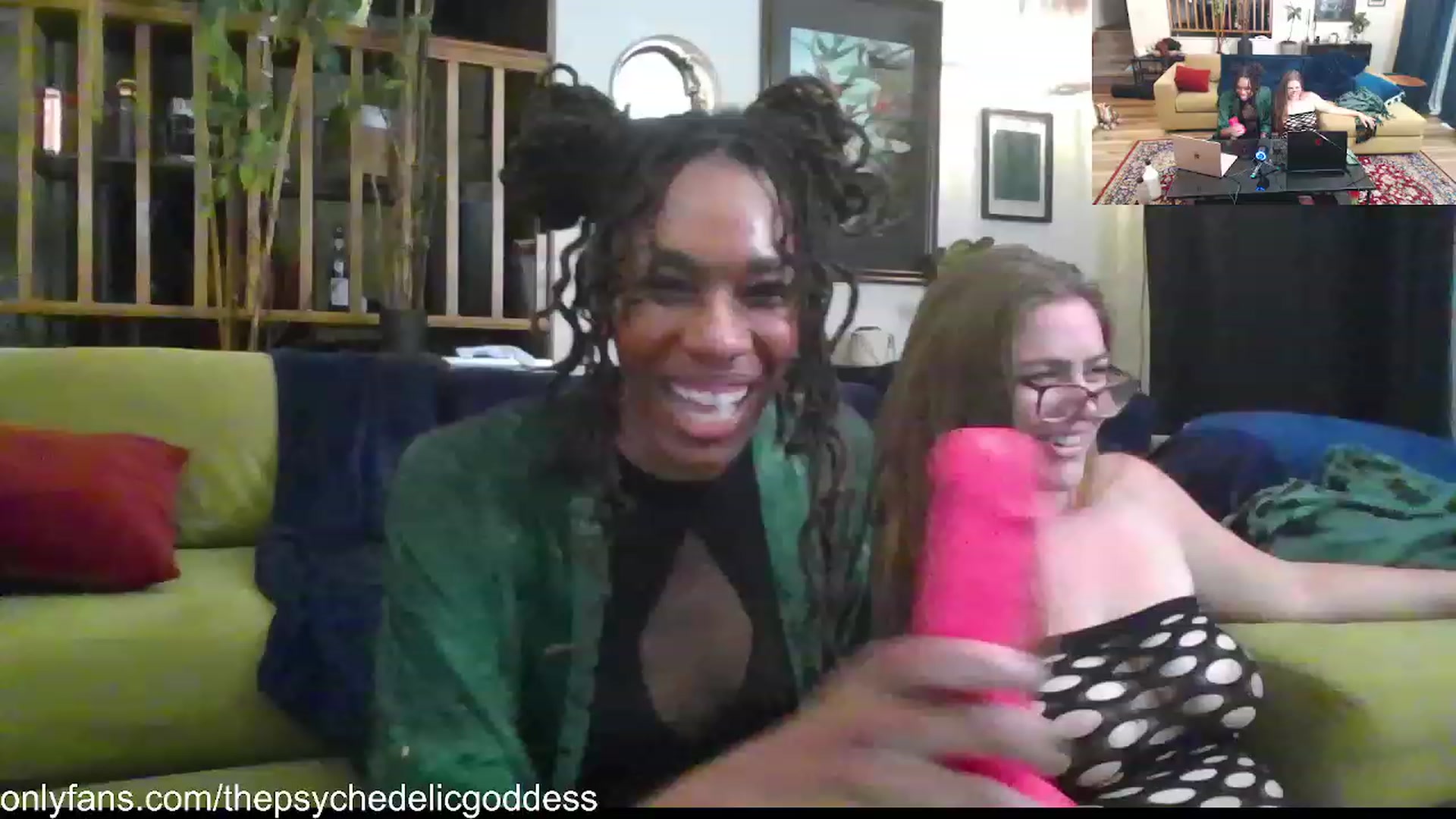 Gallery image thumbnail from NovembersMFC's myfreecams stream on, 08/03/2023, 03:28 image 13 of 20
