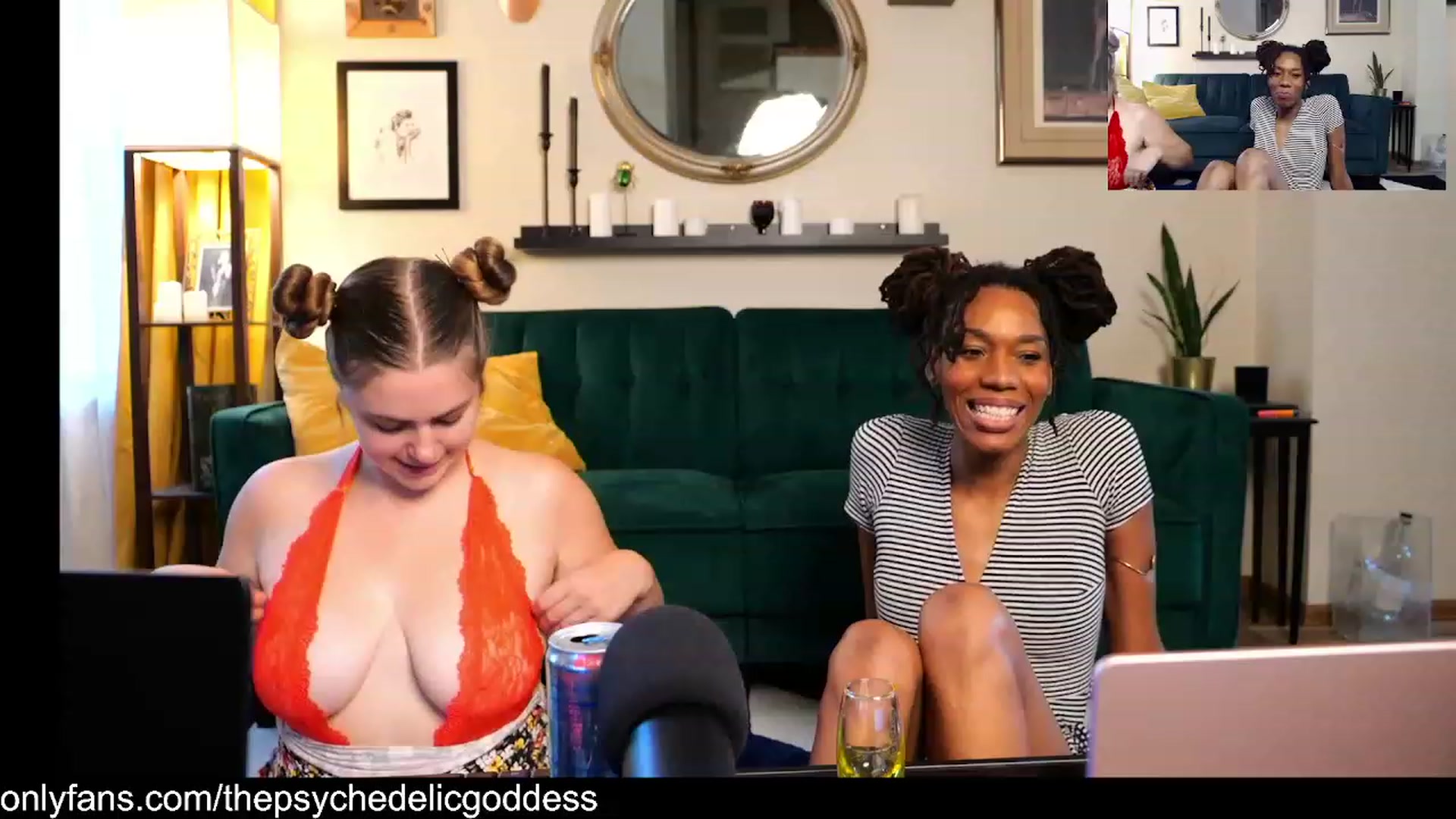 Gallery image thumbnail from NovembersMFC's myfreecams stream on, 08/10/2023, 03:11 image 2 of 20