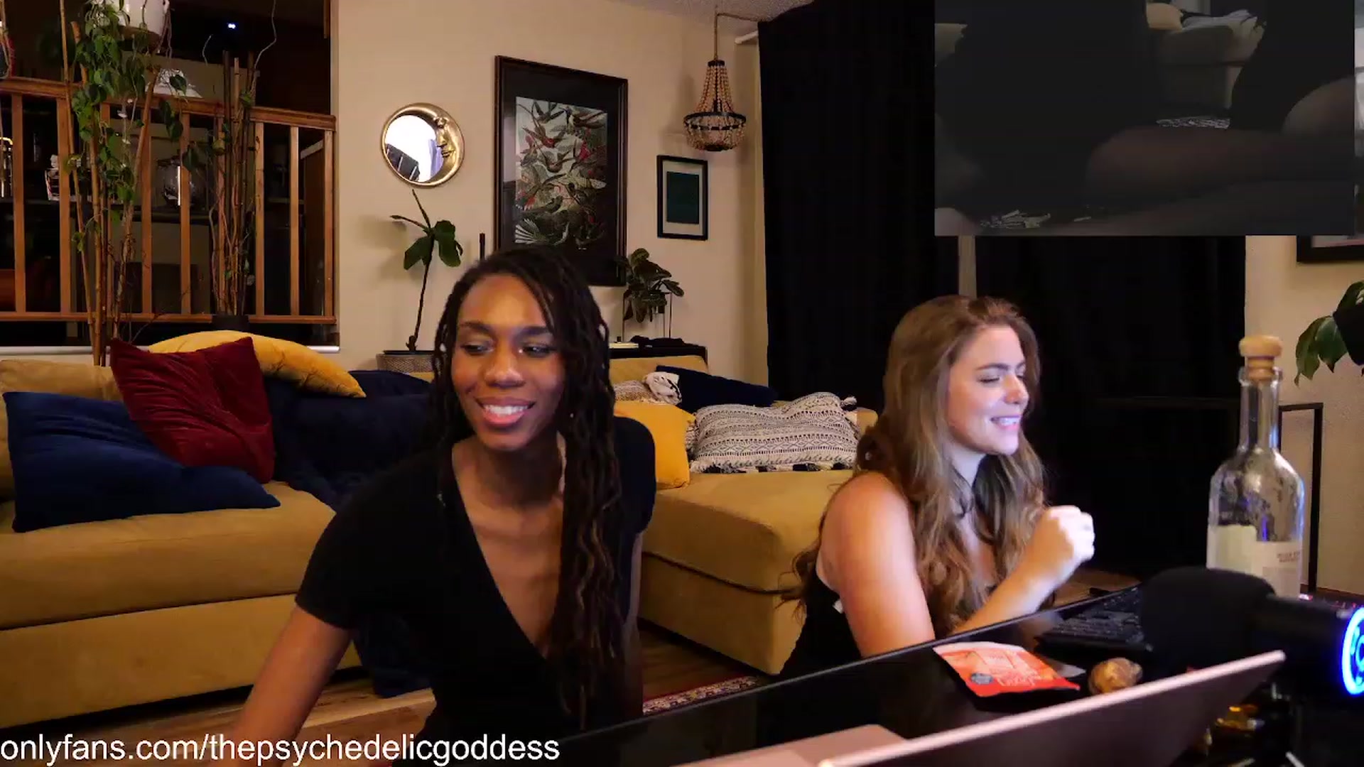Gallery image thumbnail from NovembersMFC's myfreecams stream on, 08/13/2023, 04:42 image 16 of 20