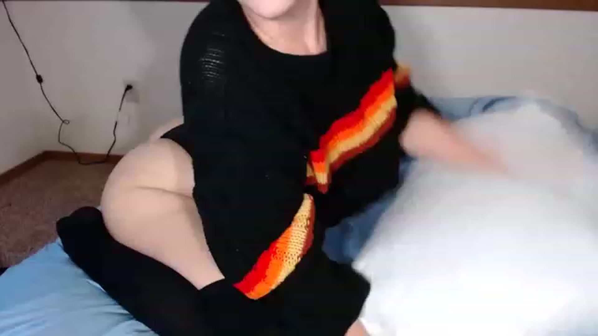 Gallery image thumbnail from Nubilefae's myfreecams stream on, 06/01/2023, 24:51 image 1 of 20