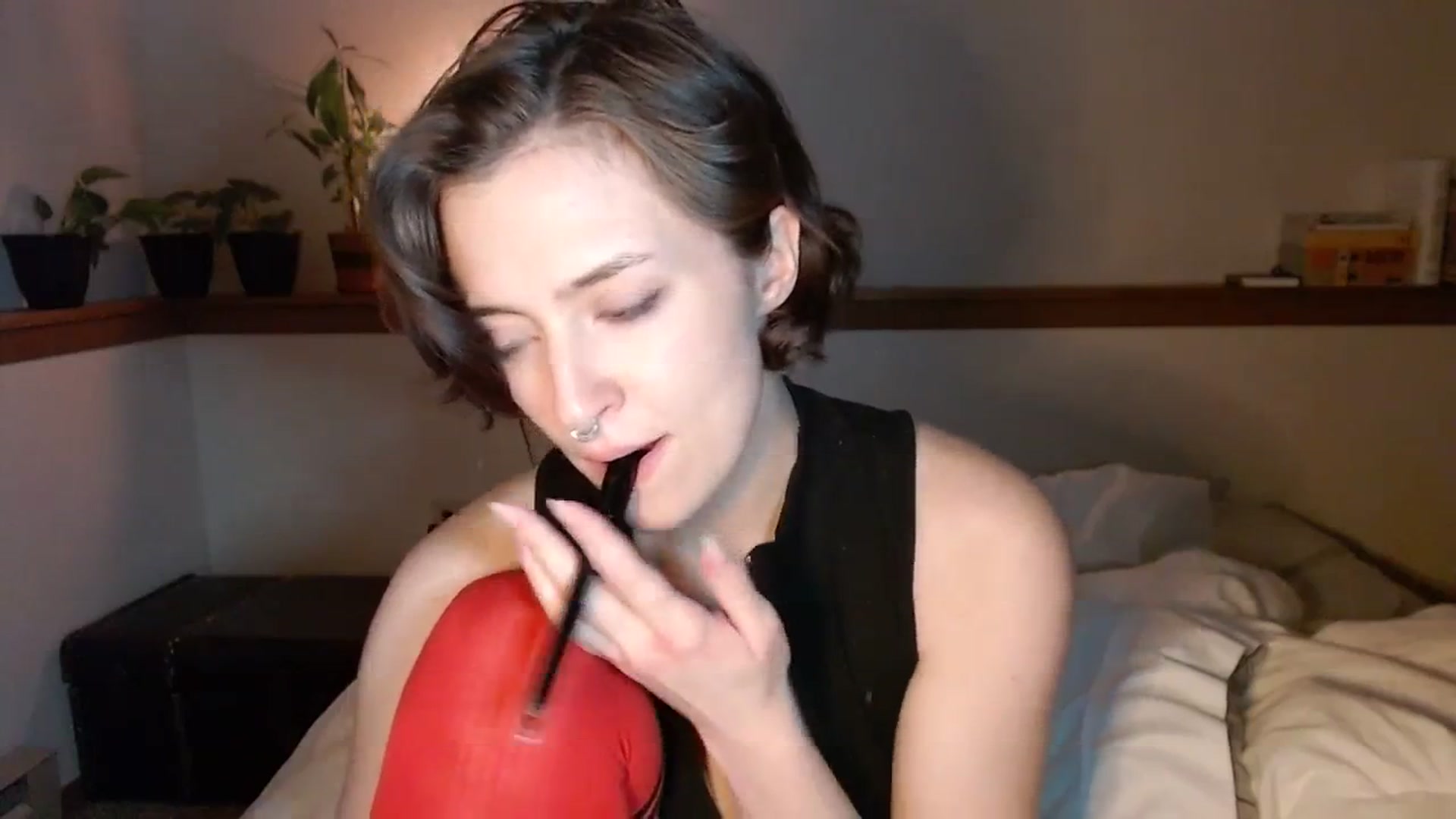 Gallery image thumbnail from Nubilefae's myfreecams stream on, 02/05/2024, 08:09 image 5 of 20