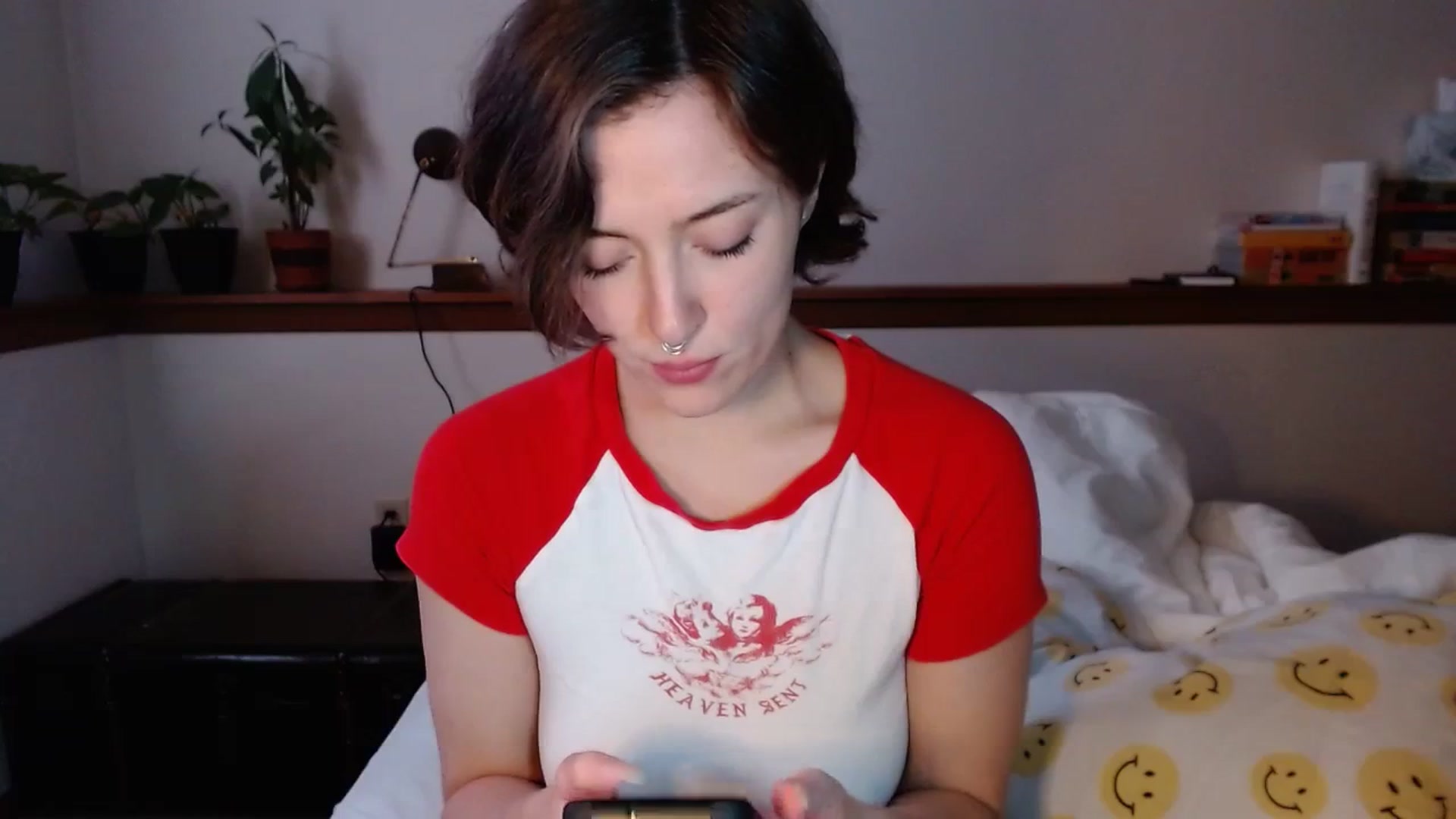 Gallery image thumbnail from Nubilefae's myfreecams stream on, 02/07/2024, 22:12 image 14 of 20