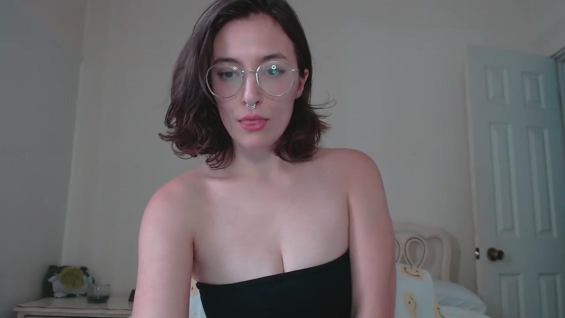 Gallery image thumbnail from Nubilefae's myfreecams stream on, 12/12/2024, 22:23 image 3 of 20