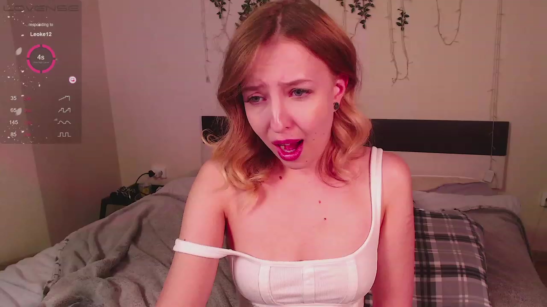 Gallery image thumbnail from Nura_vura's myfreecams stream on, 11/20/2022, 14:09 image 18 of 20