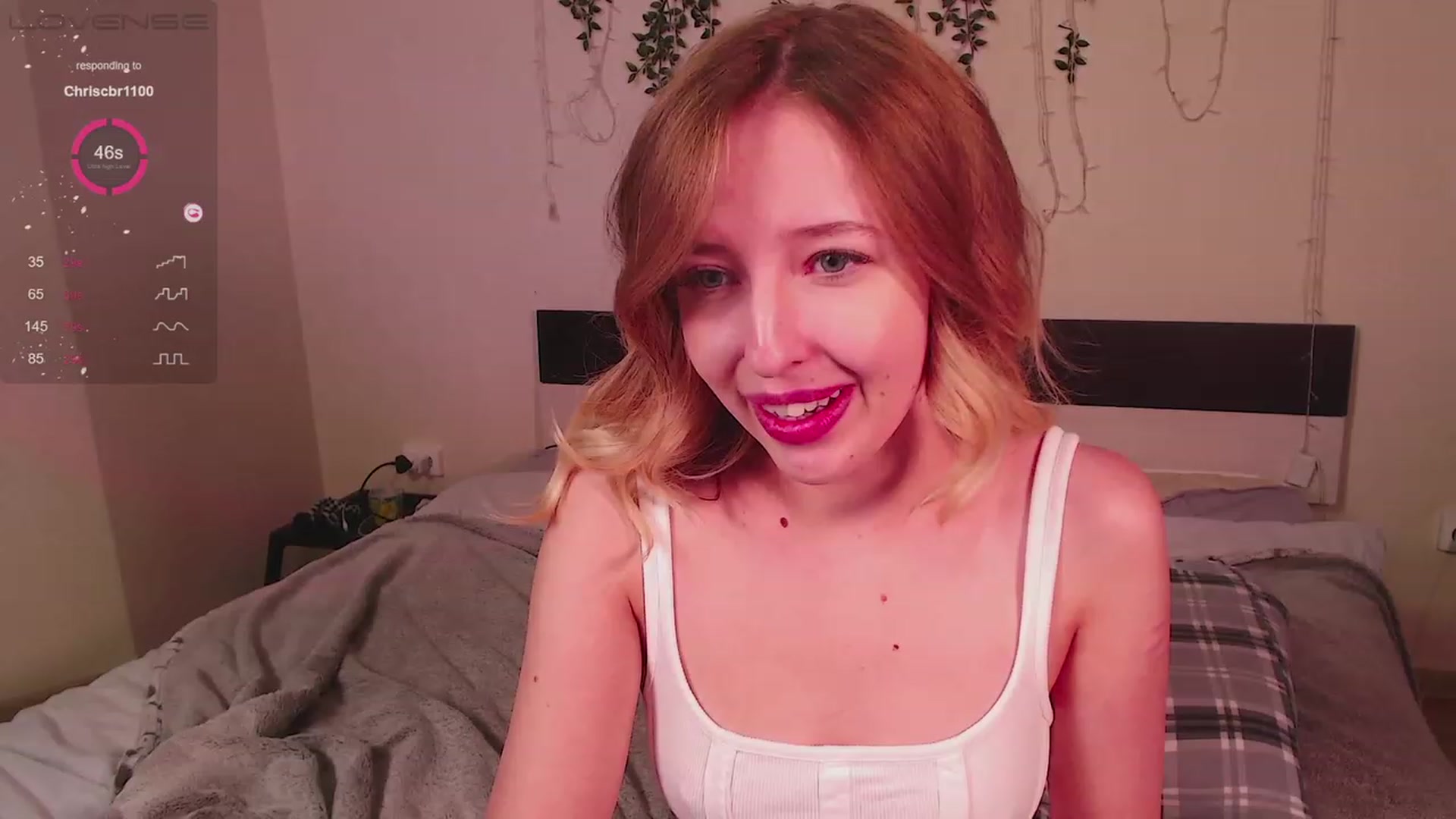 Gallery image thumbnail from Nura_vura's myfreecams stream on, 11/20/2022, 14:09 image 2 of 20