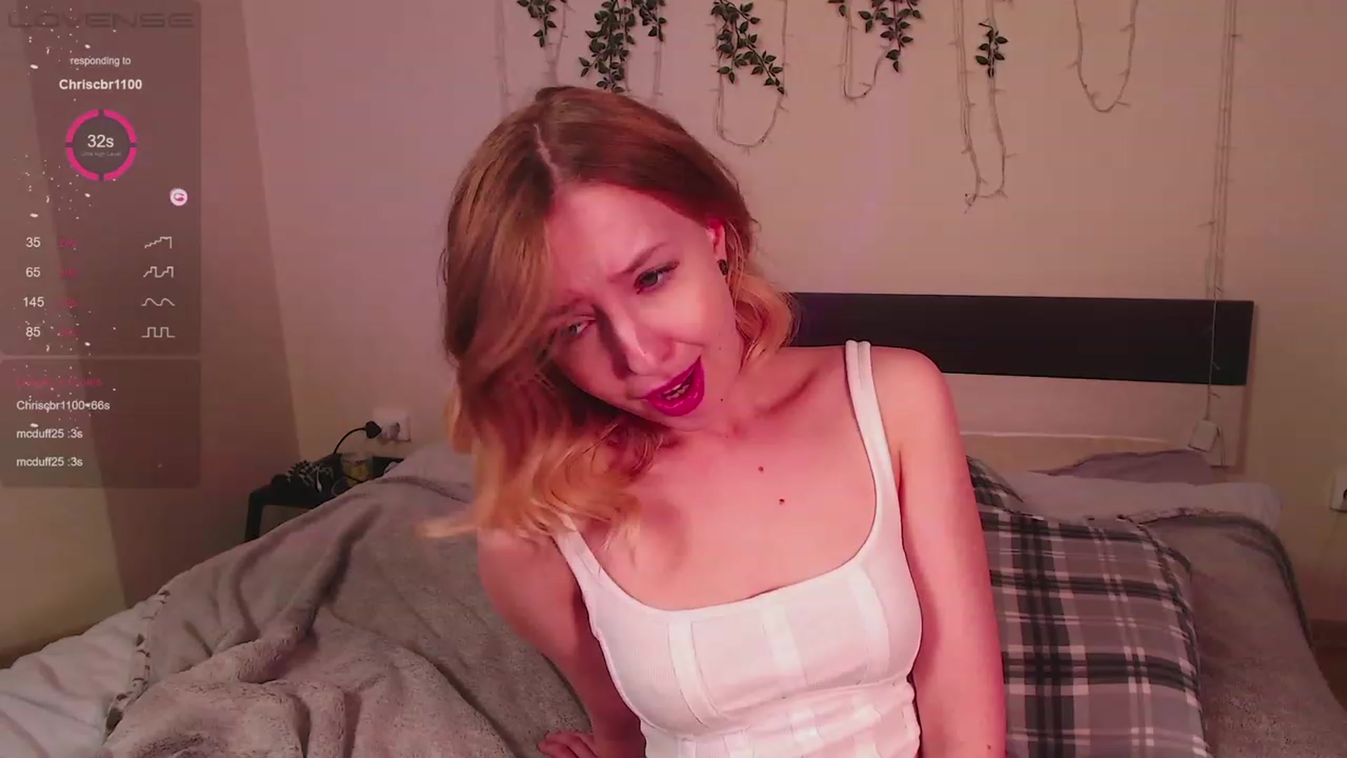Gallery image thumbnail from Nura_vura's myfreecams stream on, 11/20/2022, 14:09 image 6 of 20