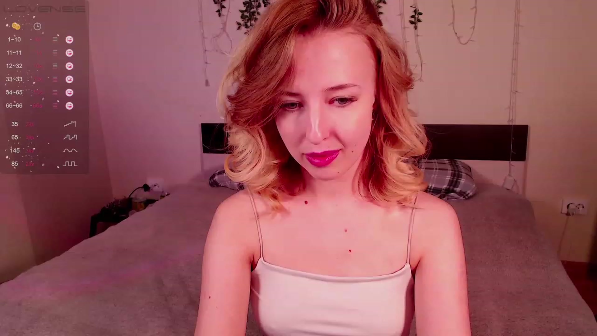 Gallery image thumbnail from Nura_vura's myfreecams stream on, 11/22/2022, 13:02 image 6 of 20