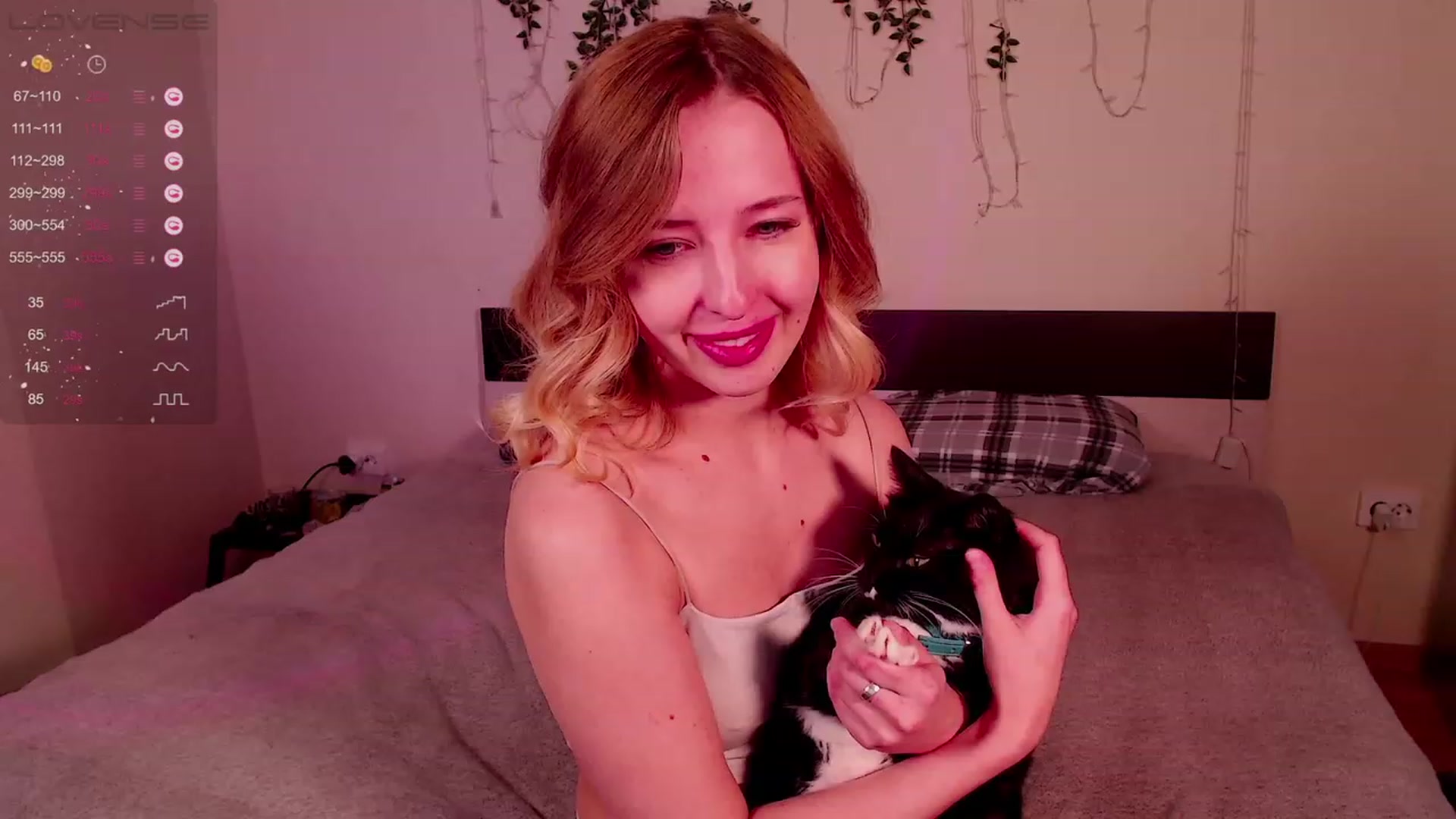 Gallery image thumbnail from Nura_vura's myfreecams stream on, 11/22/2022, 13:02 image 1 of 20