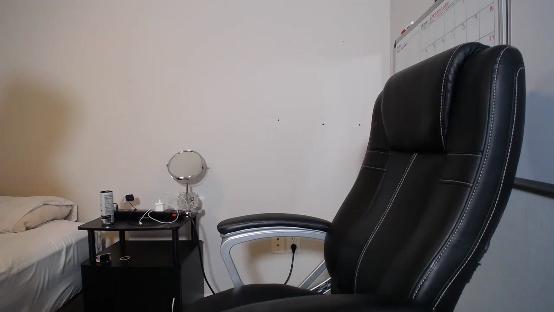Gallery image thumbnail from NurseVietnam's myfreecams stream on, 12/12/2022, 20:23 image 17 of 20