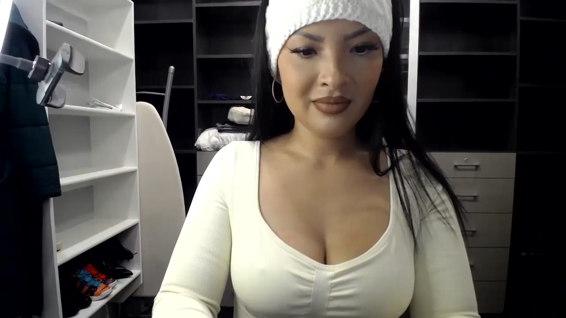 Gallery image thumbnail from NurseVietnam's myfreecams stream on, 02/16/2024, 13:17 image 20 of 20