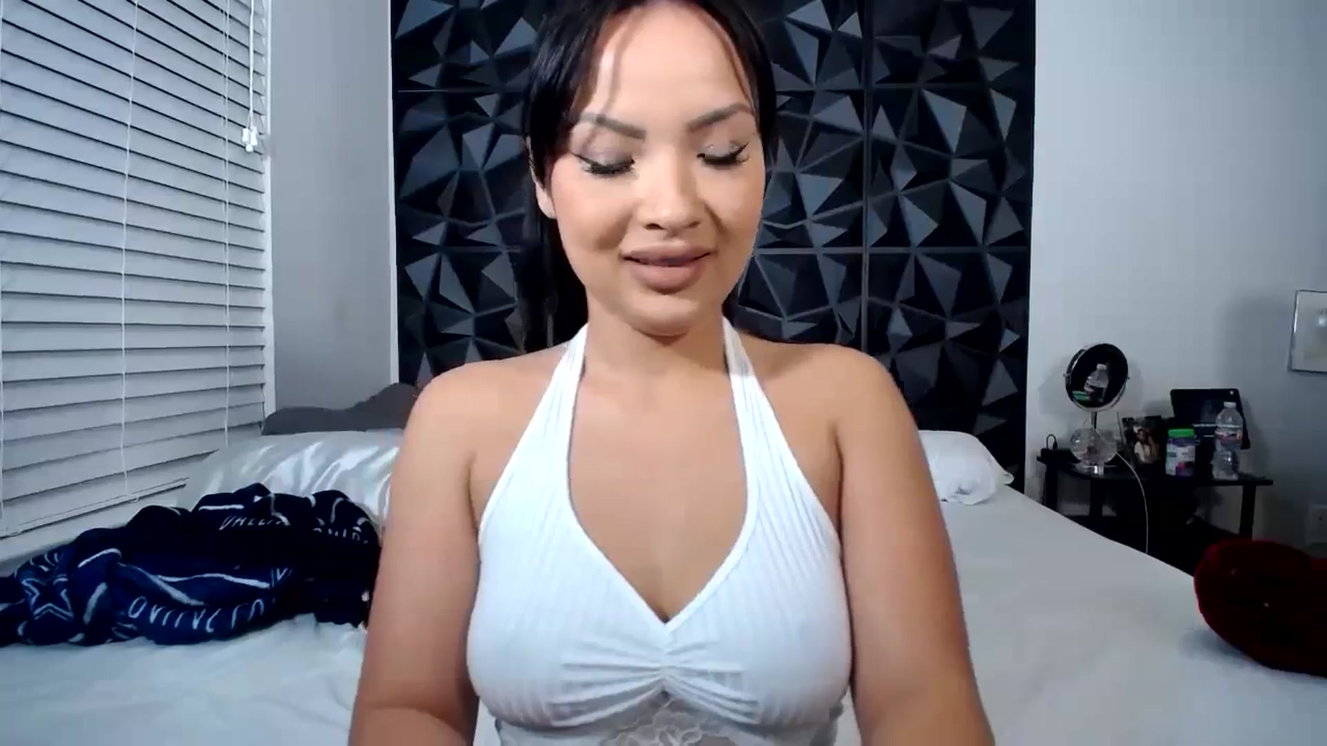 Gallery image thumbnail from NurseVietnam's myfreecams stream on, 04/04/2024, 11:10 image 5 of 20