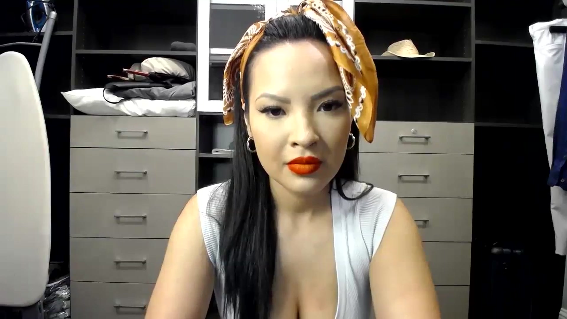 Gallery image thumbnail from NurseVietnam's myfreecams stream on, 04/13/2024, 16:08 image 20 of 20