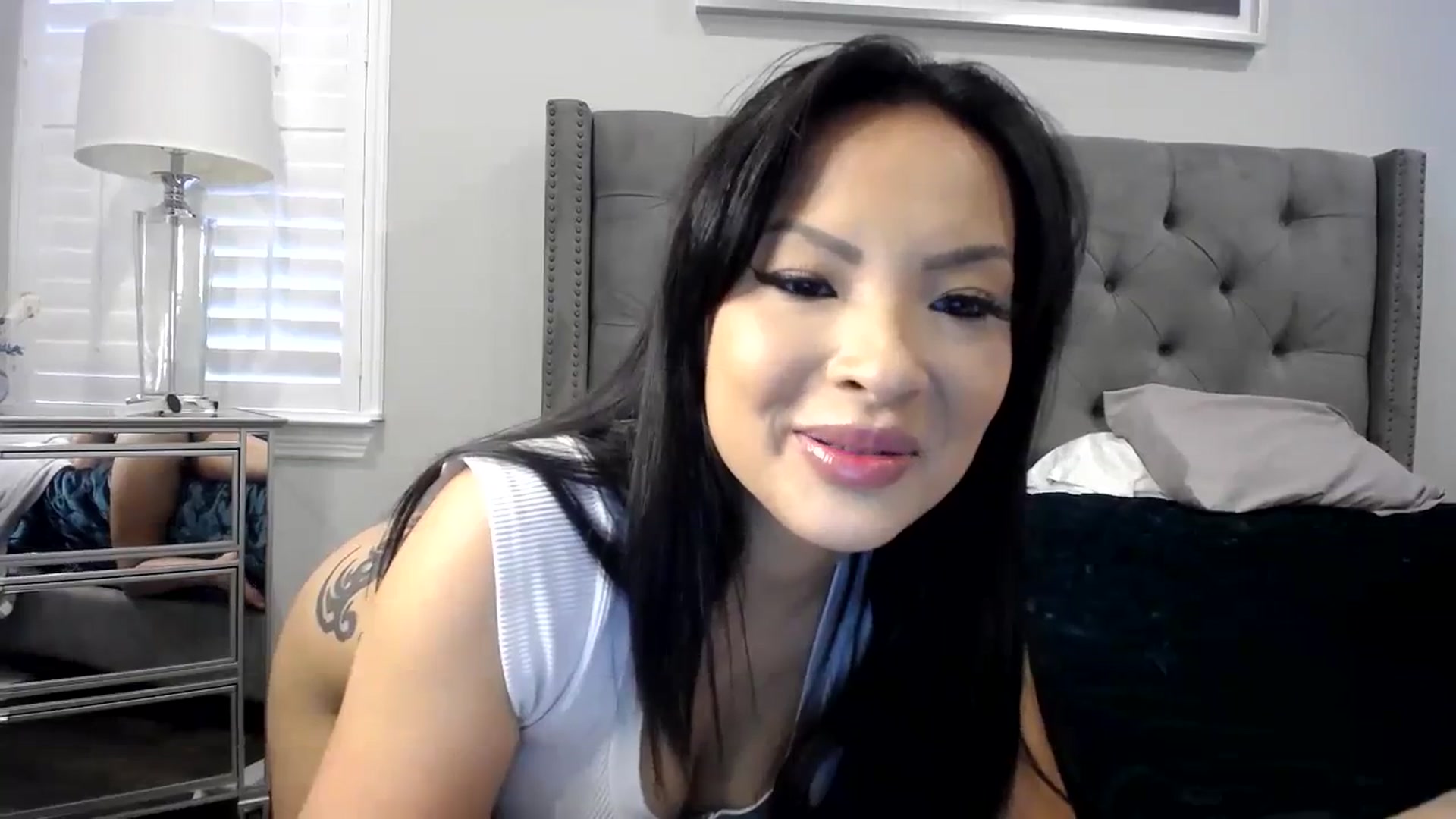 Gallery image thumbnail from NurseVietnam's myfreecams stream on, 04/15/2024, 13:36 image 20 of 20