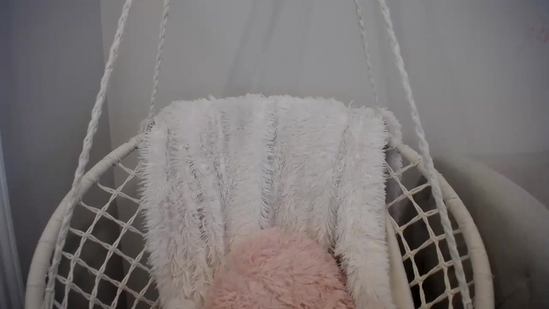 Gallery image thumbnail from NurseVietnam's myfreecams stream on, 06/01/2024, 23:38 image 2 of 20