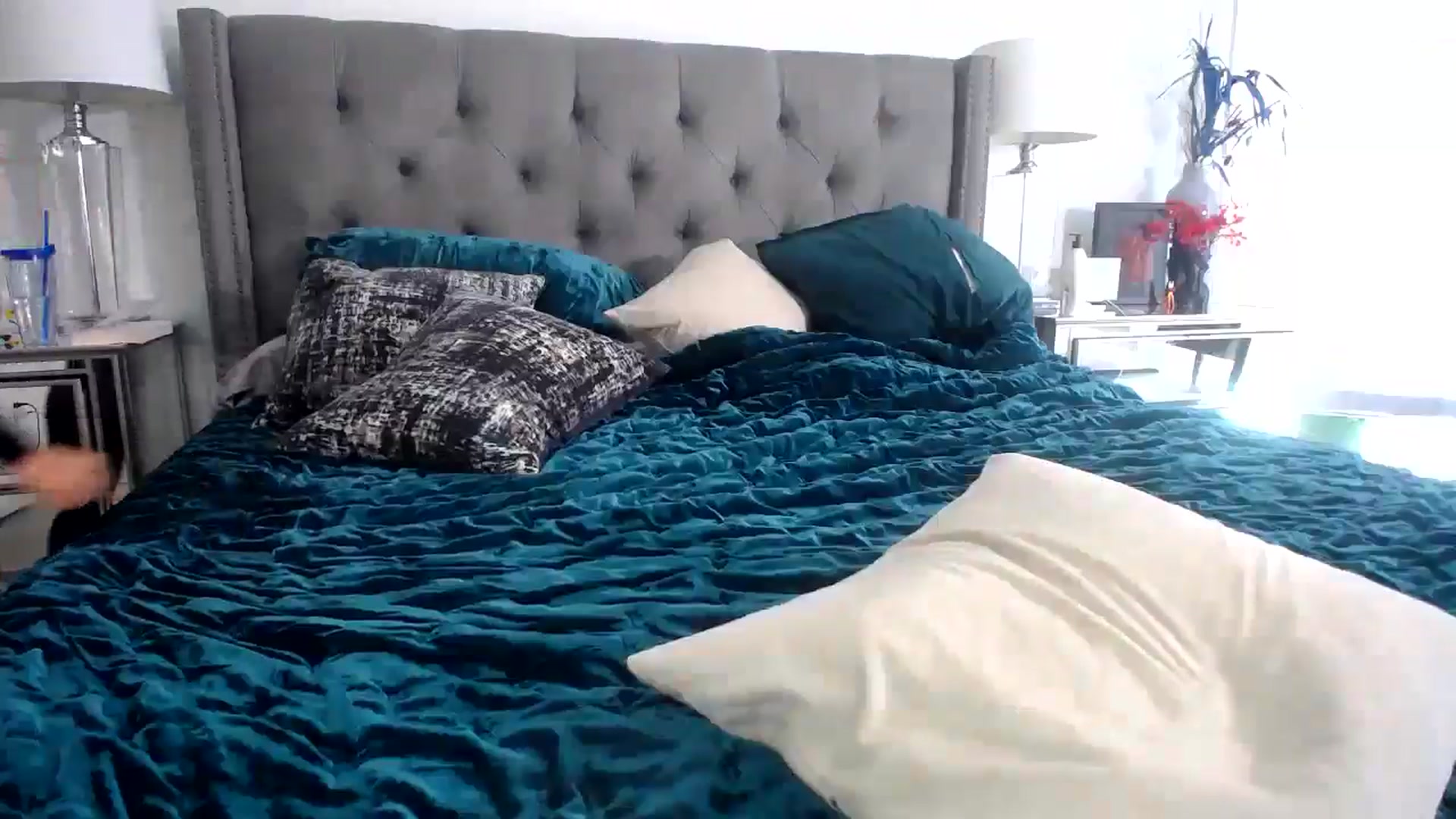 Gallery image thumbnail from NurseVietnam's myfreecams stream on, 08/20/2024, 18:29 image 10 of 20