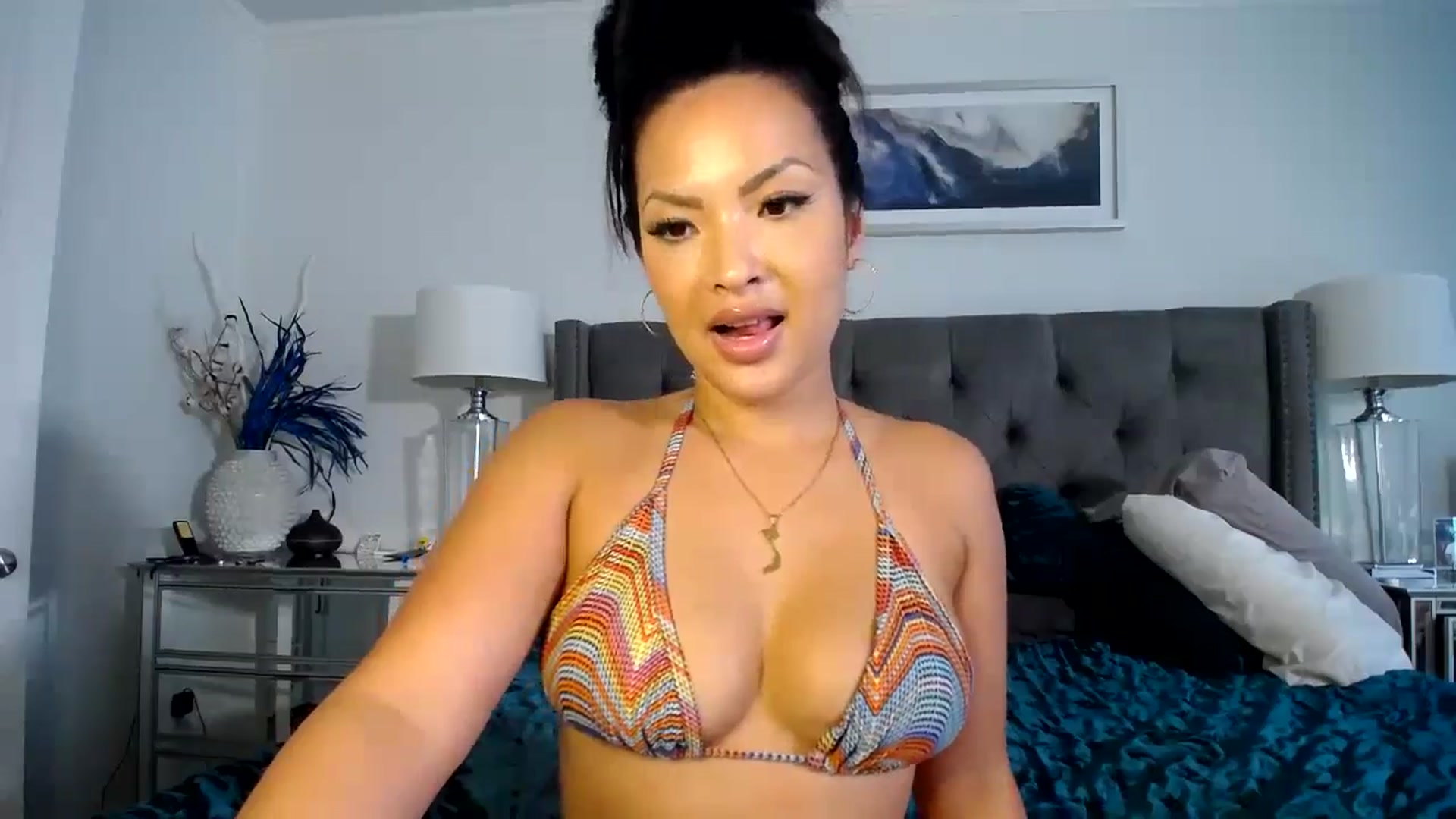 Gallery image thumbnail from NurseVietnam's myfreecams stream on, 09/02/2024, 21:57 image 10 of 20