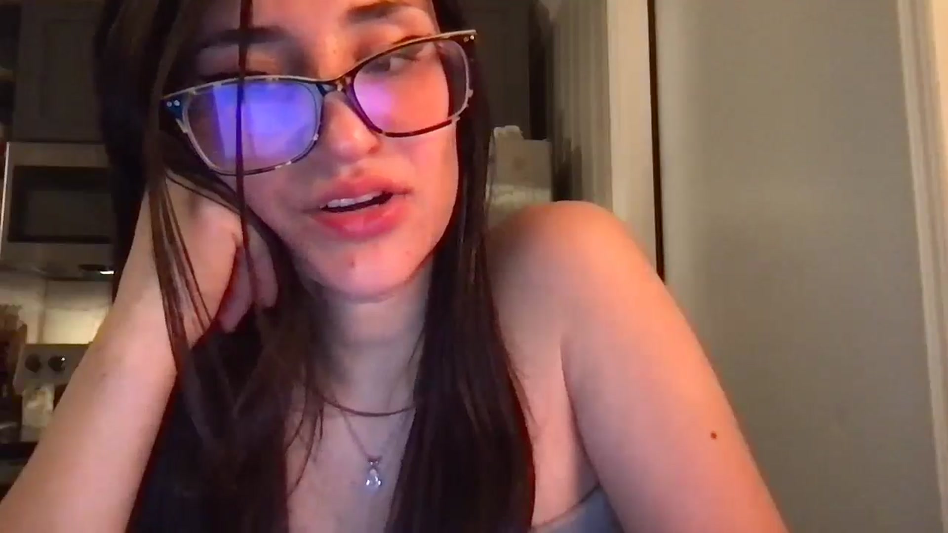 Gallery image thumbnail from NurseZara's myfreecams stream on, 05/02/2026, 13:20 image 17 of 20