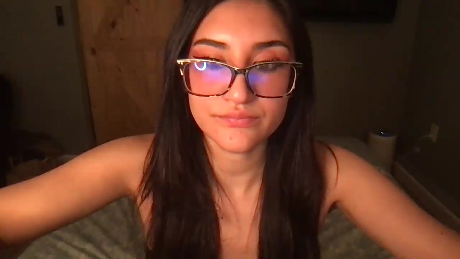 Gallery image thumbnail from NurseZara's myfreecams stream on, 05/24/2026, 07:48 image 3 of 20
