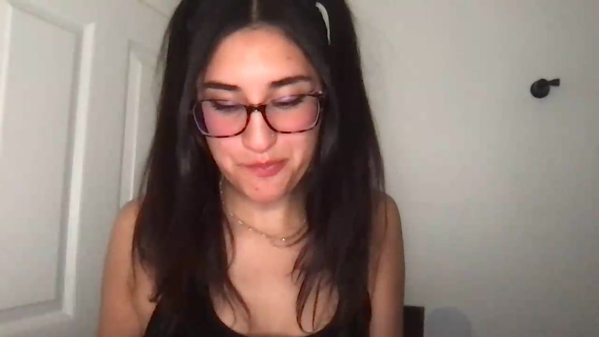 Gallery image thumbnail from NurseZara's myfreecams stream on, 06/22/2026, 06:03 image 17 of 20