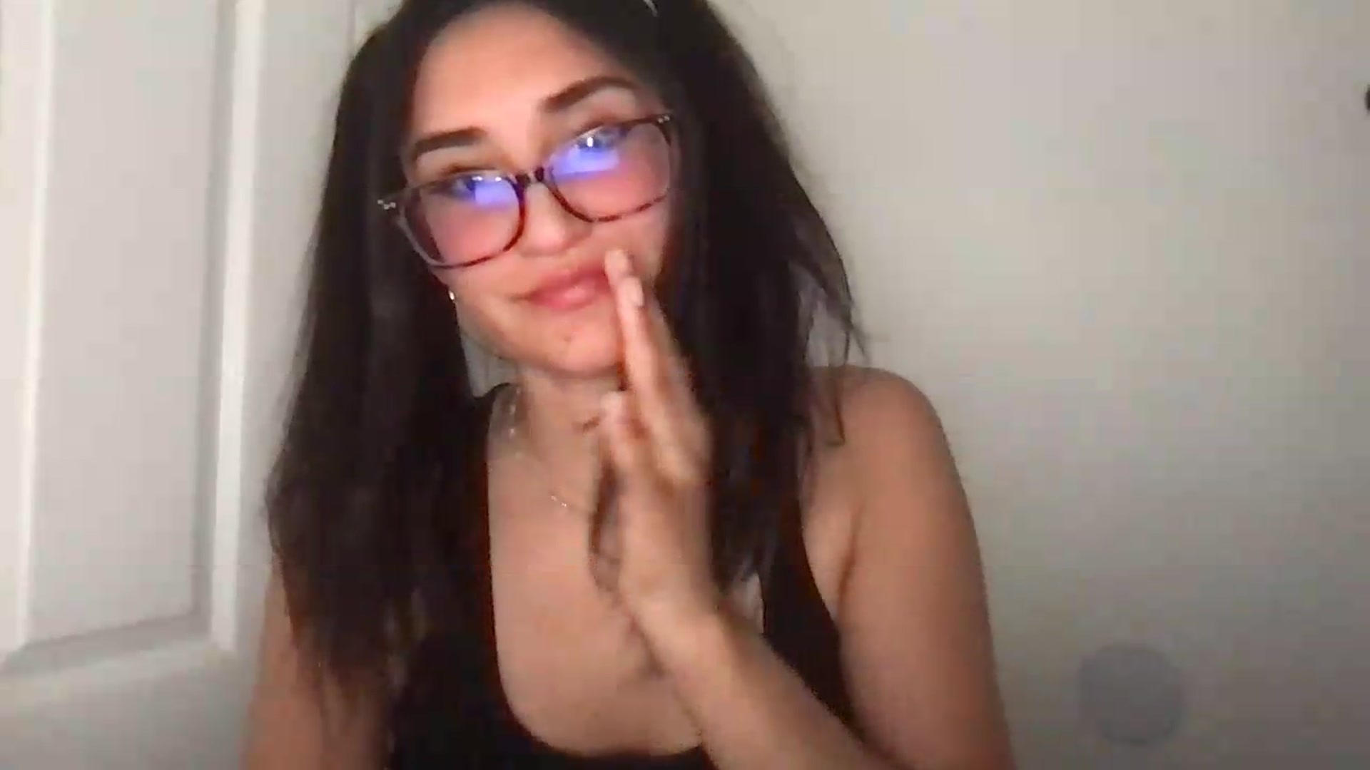 Gallery image thumbnail from NurseZara's myfreecams stream on, 06/22/2026, 06:03 image 4 of 20