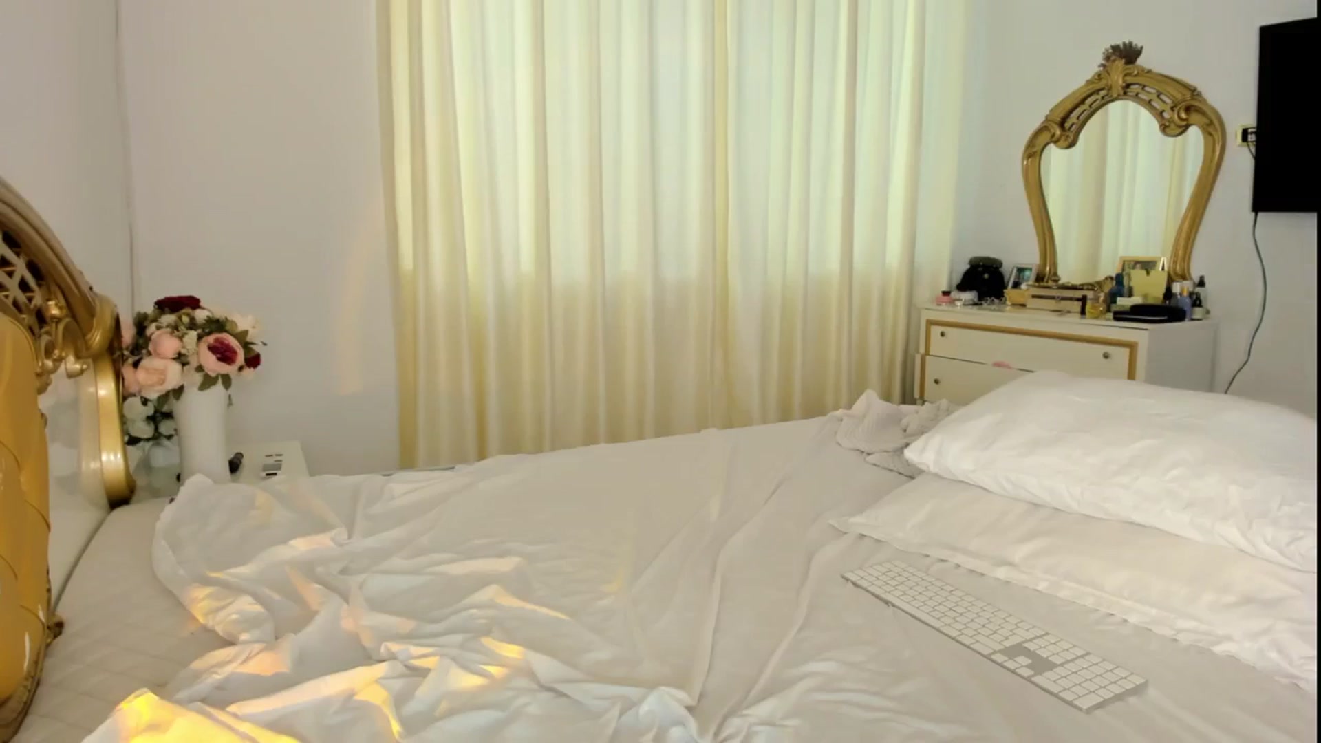 Gallery image thumbnail from NycoleAniston's myfreecams stream on, 10/15/2024, 07:43 image 8 of 20