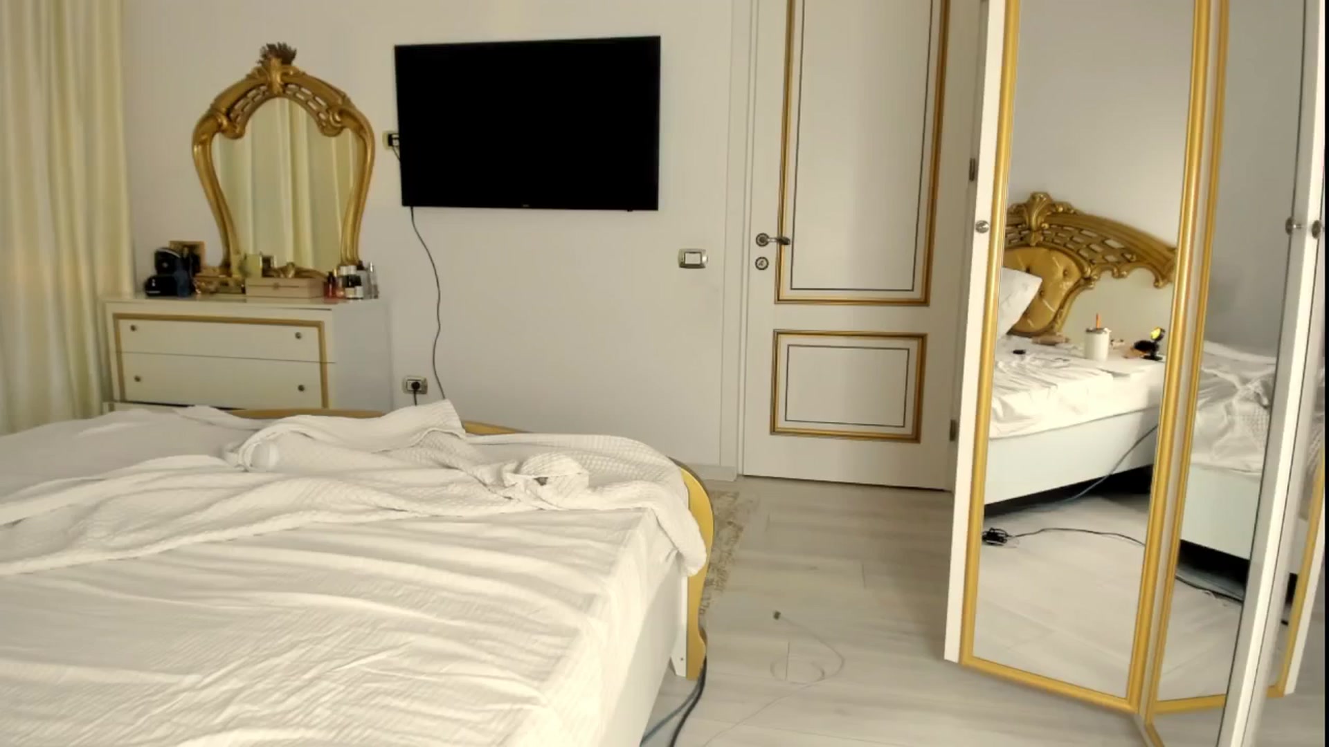 Gallery image thumbnail from NycoleAniston's myfreecams stream on, 10/23/2024, 03:10 image 7 of 20