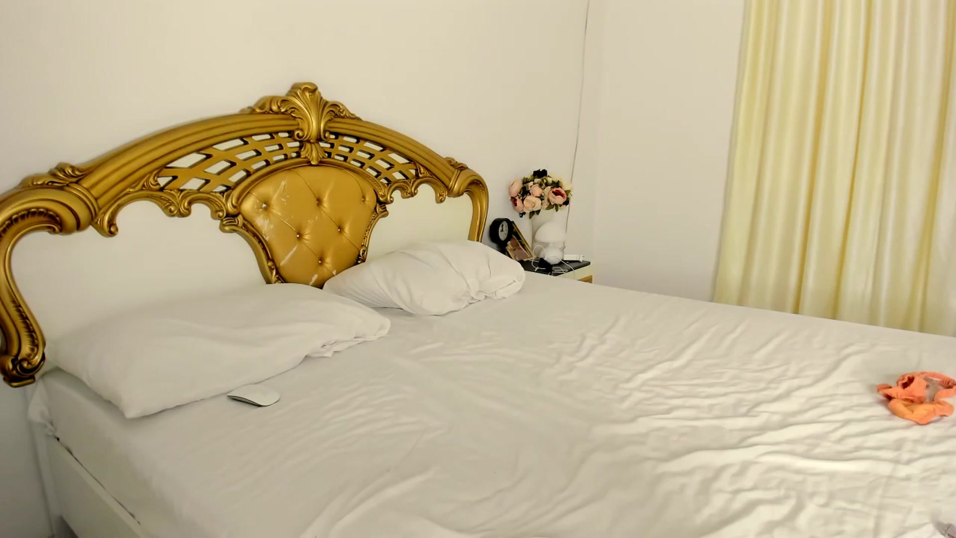 Gallery image thumbnail from NycoleAniston's myfreecams stream on, 12/21/2024, 09:53 image 4 of 20
