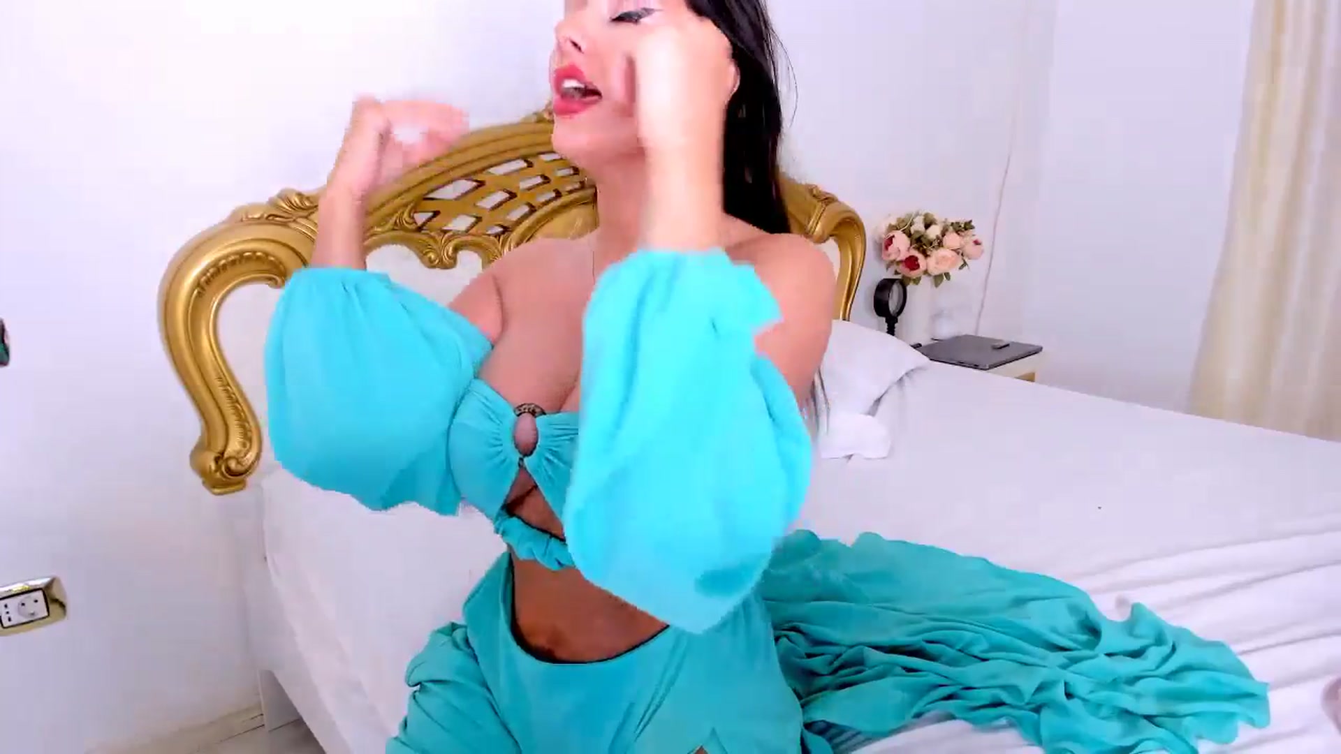 Gallery image thumbnail from NycoleAniston's myfreecams stream on, 03/30/2025, 20:03 image 15 of 20
