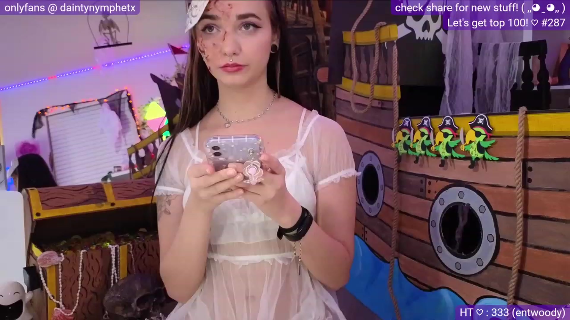 Gallery image thumbnail from NymOfTheOpera's myfreecams stream on, 10/22/2023, 04:20 image 16 of 20