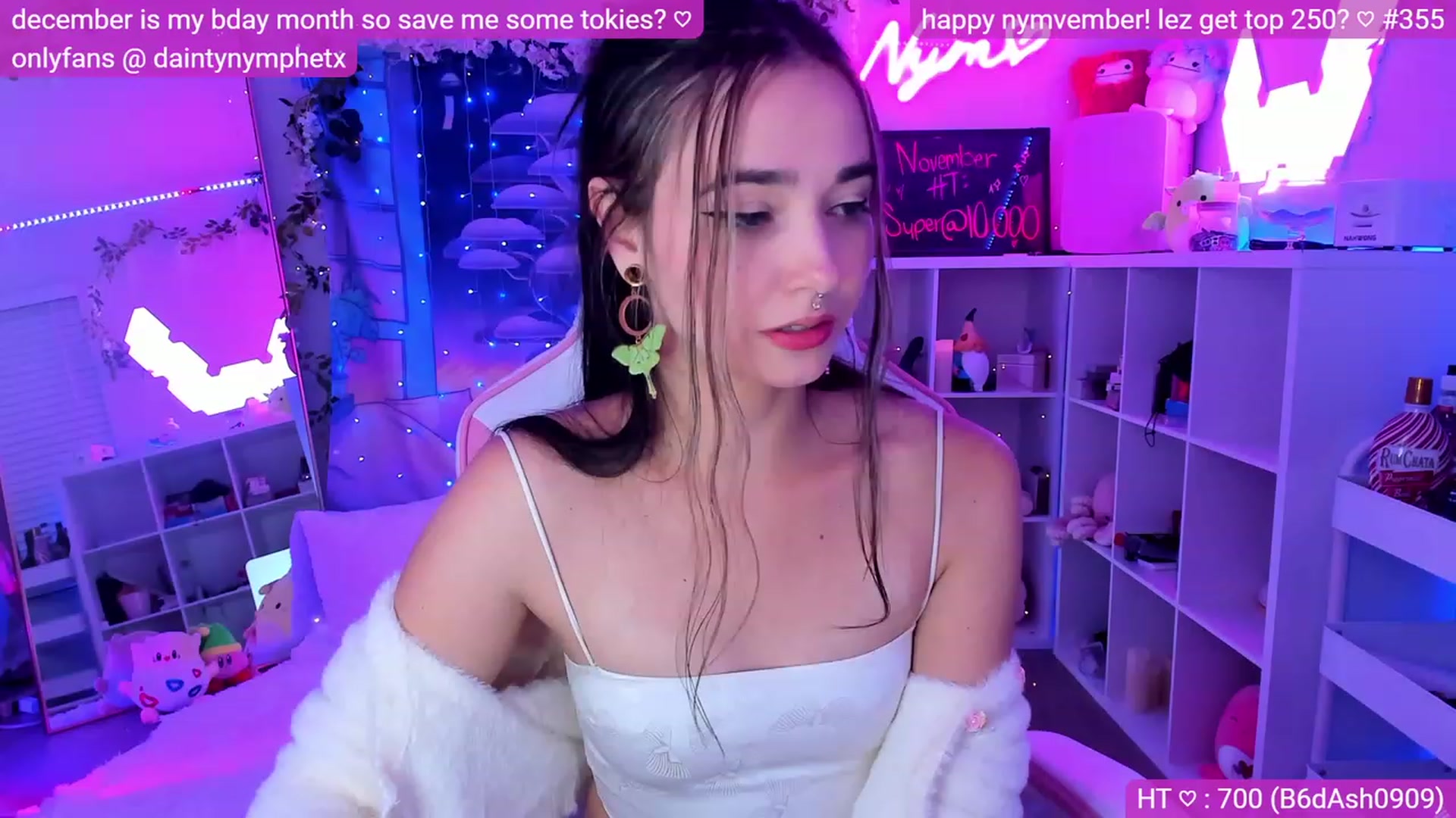 Gallery image thumbnail from Nym_x's myfreecams stream on, 11/19/2022, 04:51 image 17 of 20