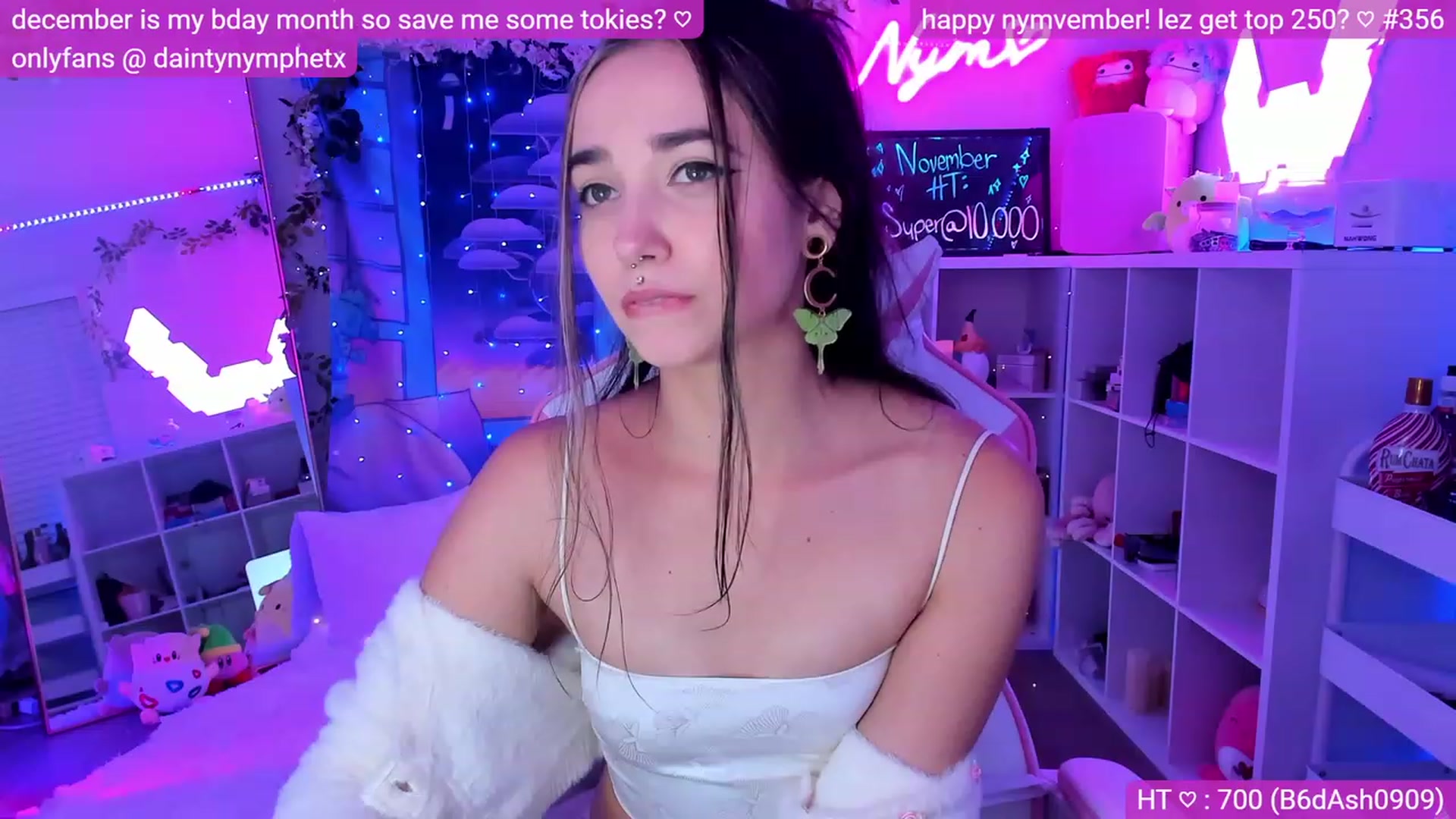 Gallery image thumbnail from Nym_x's myfreecams stream on, 11/19/2022, 04:51 image 14 of 20