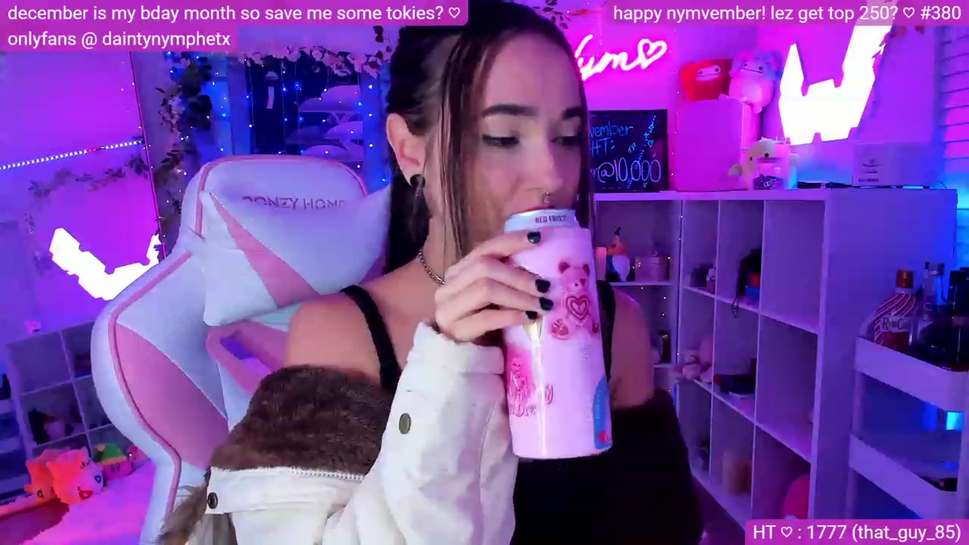 Gallery image thumbnail from Nym_x's myfreecams stream on, 11/20/2022, 04:34 image 8 of 20