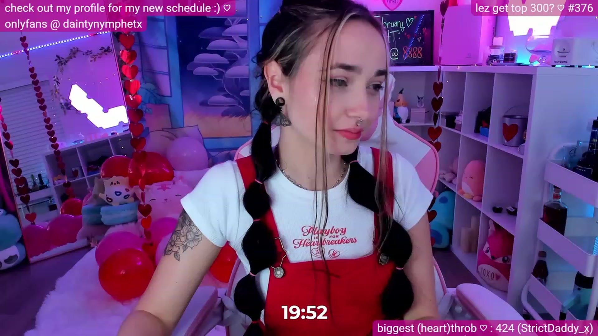 Gallery image thumbnail from Nym_x's myfreecams stream on, 02/19/2023, 03:34 image 12 of 20