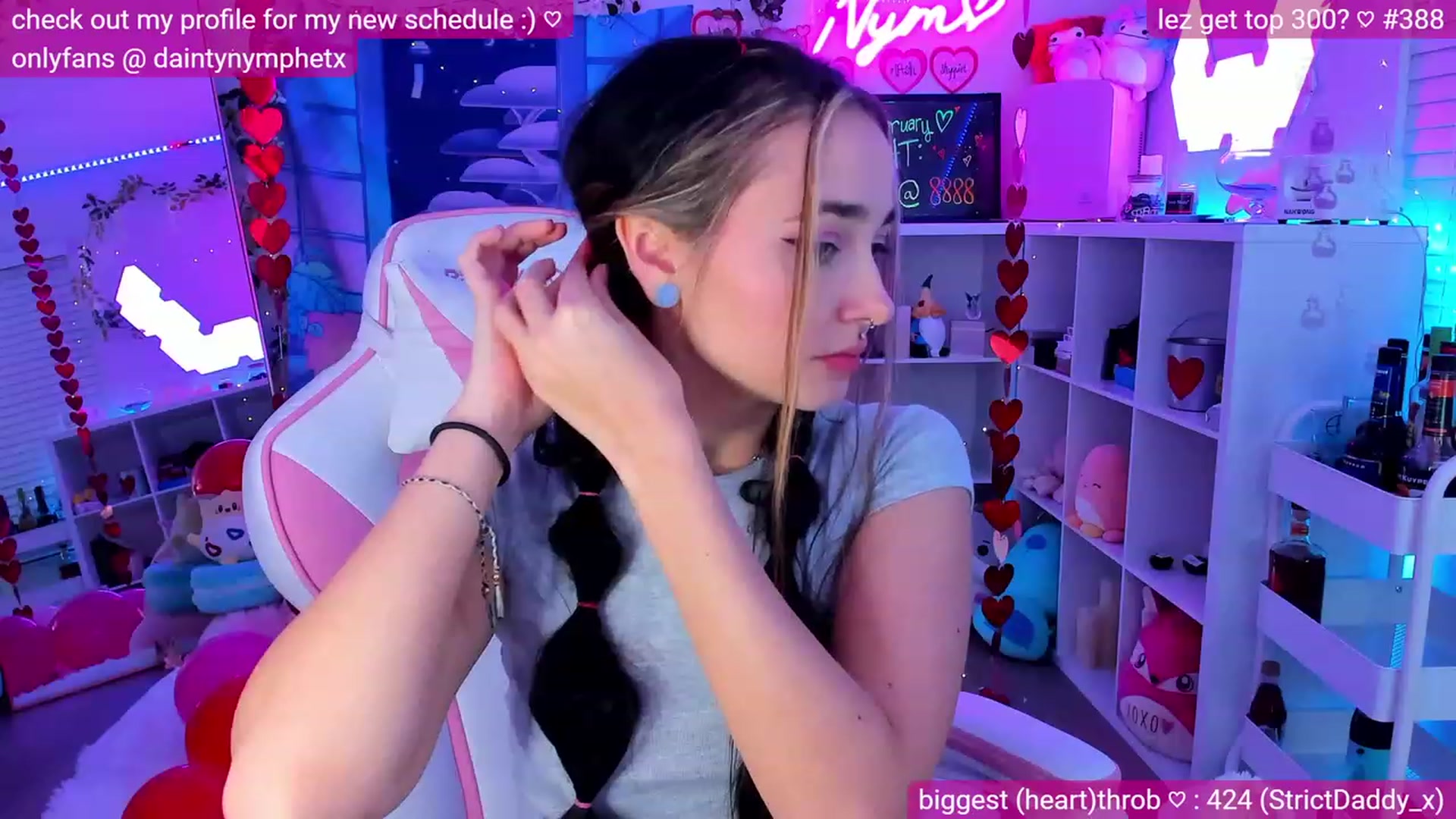 Gallery image thumbnail from Nym_x's myfreecams stream on, 02/20/2023, 05:21 image 10 of 20