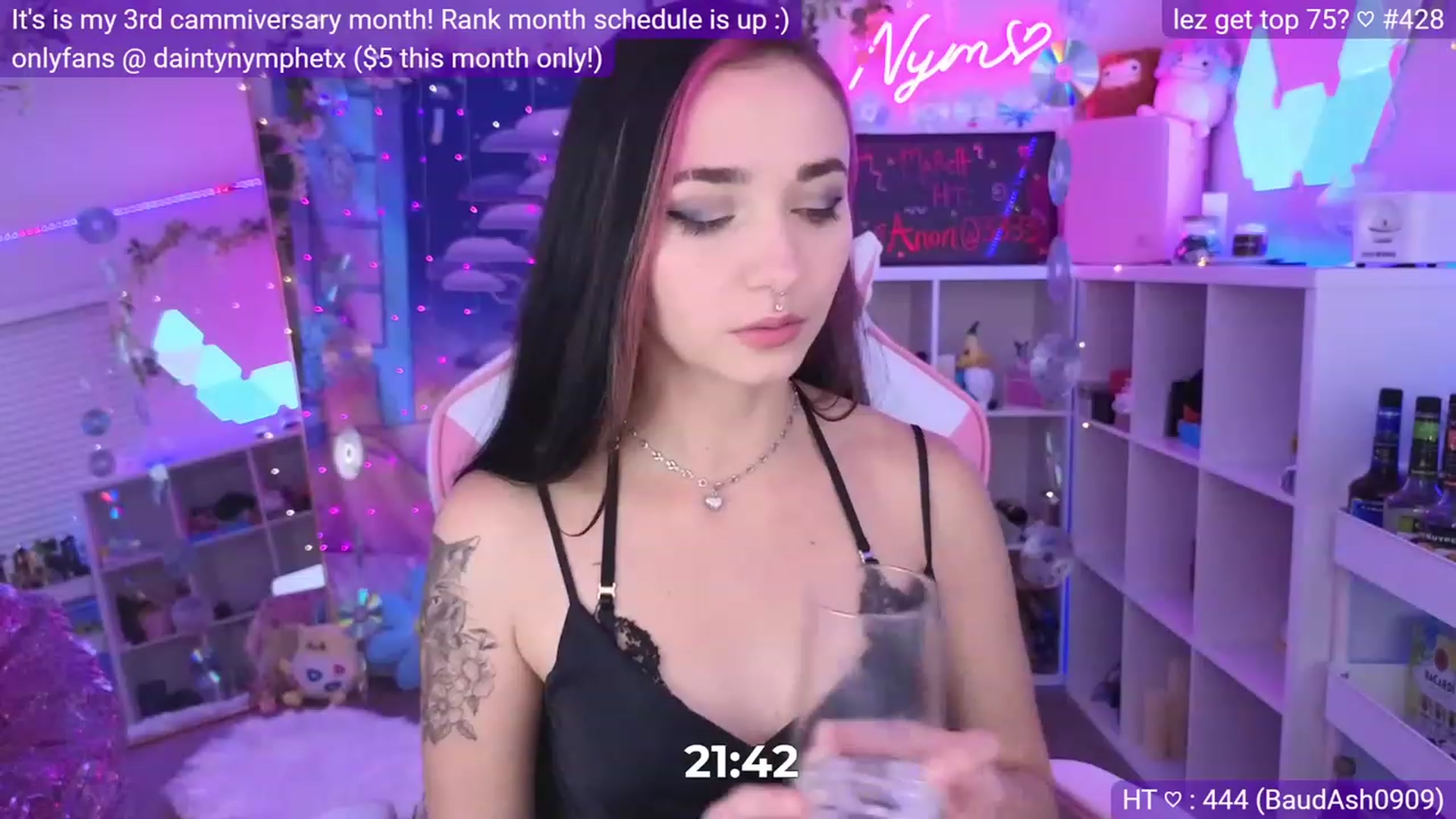Gallery image thumbnail from Nym_x's myfreecams stream on, 03/11/2023, 04:30 image 17 of 20