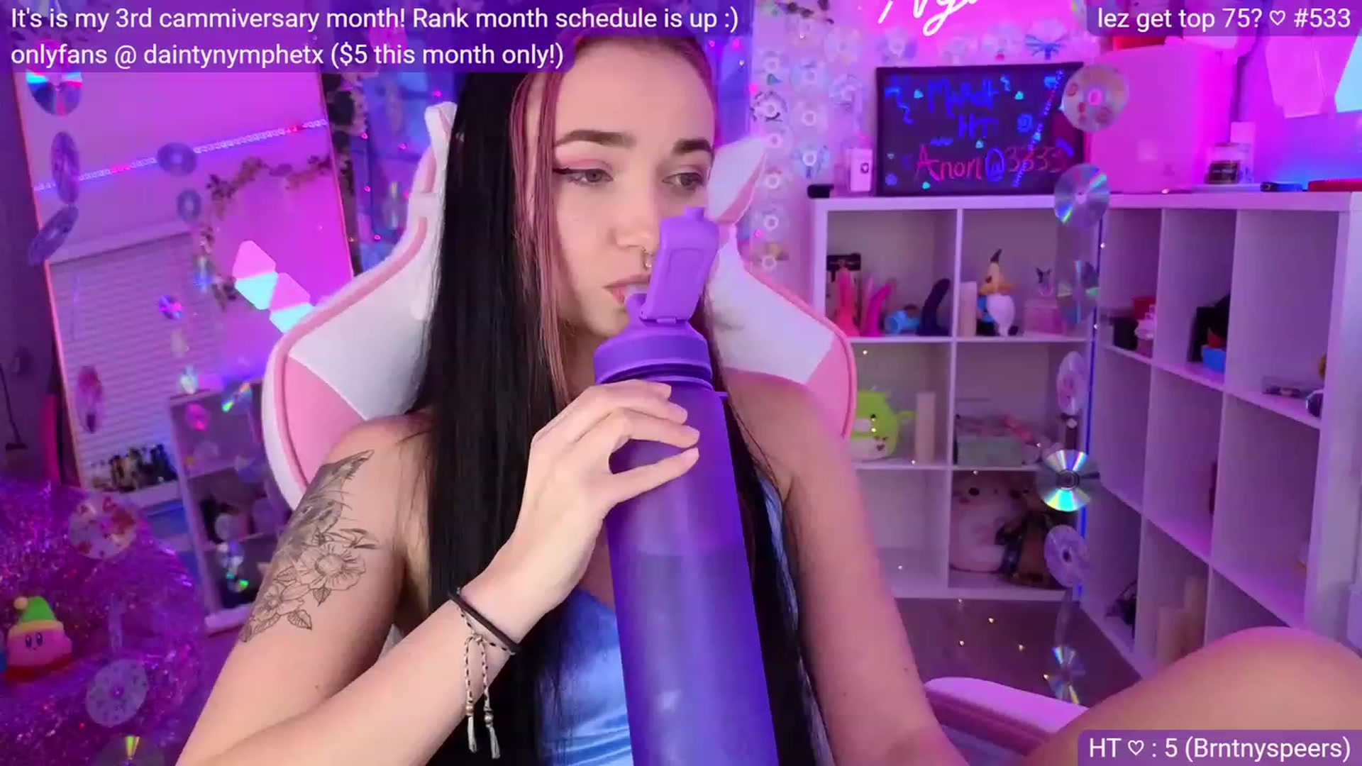 Gallery image thumbnail from Nym_x's myfreecams stream on, 03/17/2023, 02:45 image 1 of 20