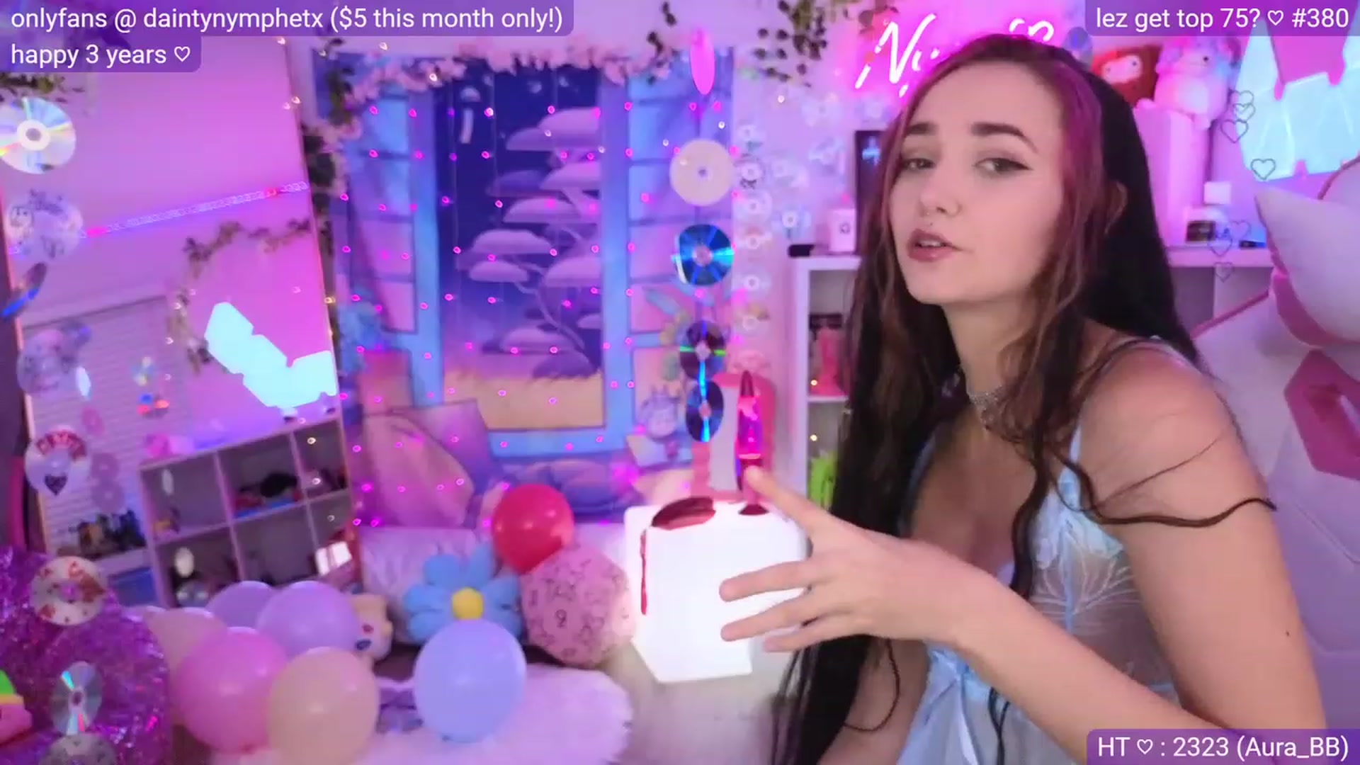 Gallery image thumbnail from Nym_x's myfreecams stream on, 03/19/2023, 04:54 image 8 of 20