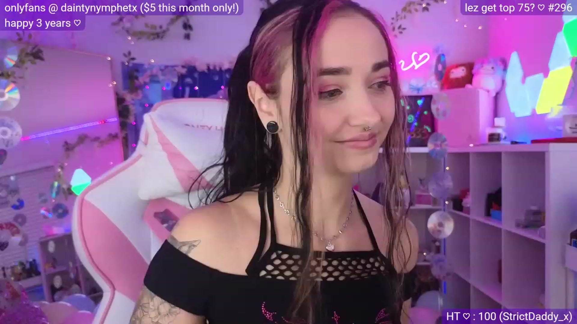 Gallery image thumbnail from Nym_x's myfreecams stream on, 03/20/2023, 02:43 image 4 of 20