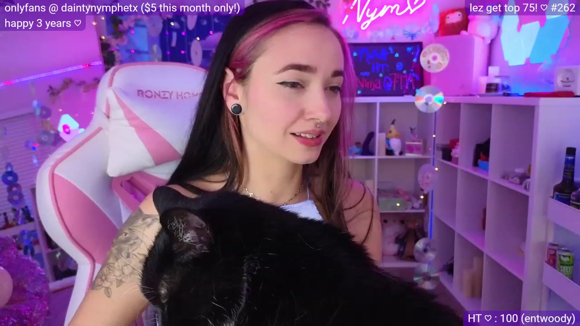 Gallery image thumbnail from Nym_x's myfreecams stream on, 03/30/2023, 02:42 image 19 of 20