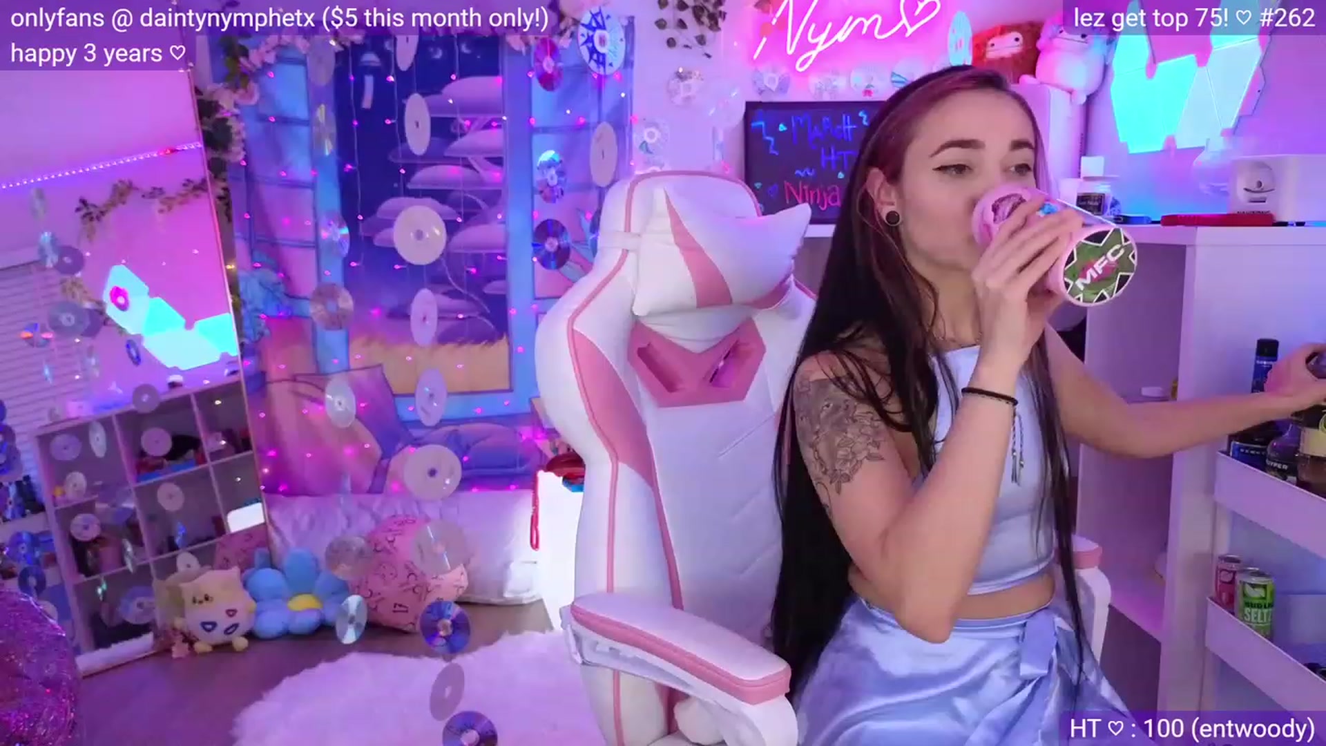 Gallery image thumbnail from Nym_x's myfreecams stream on, 03/30/2023, 02:42 image 9 of 20