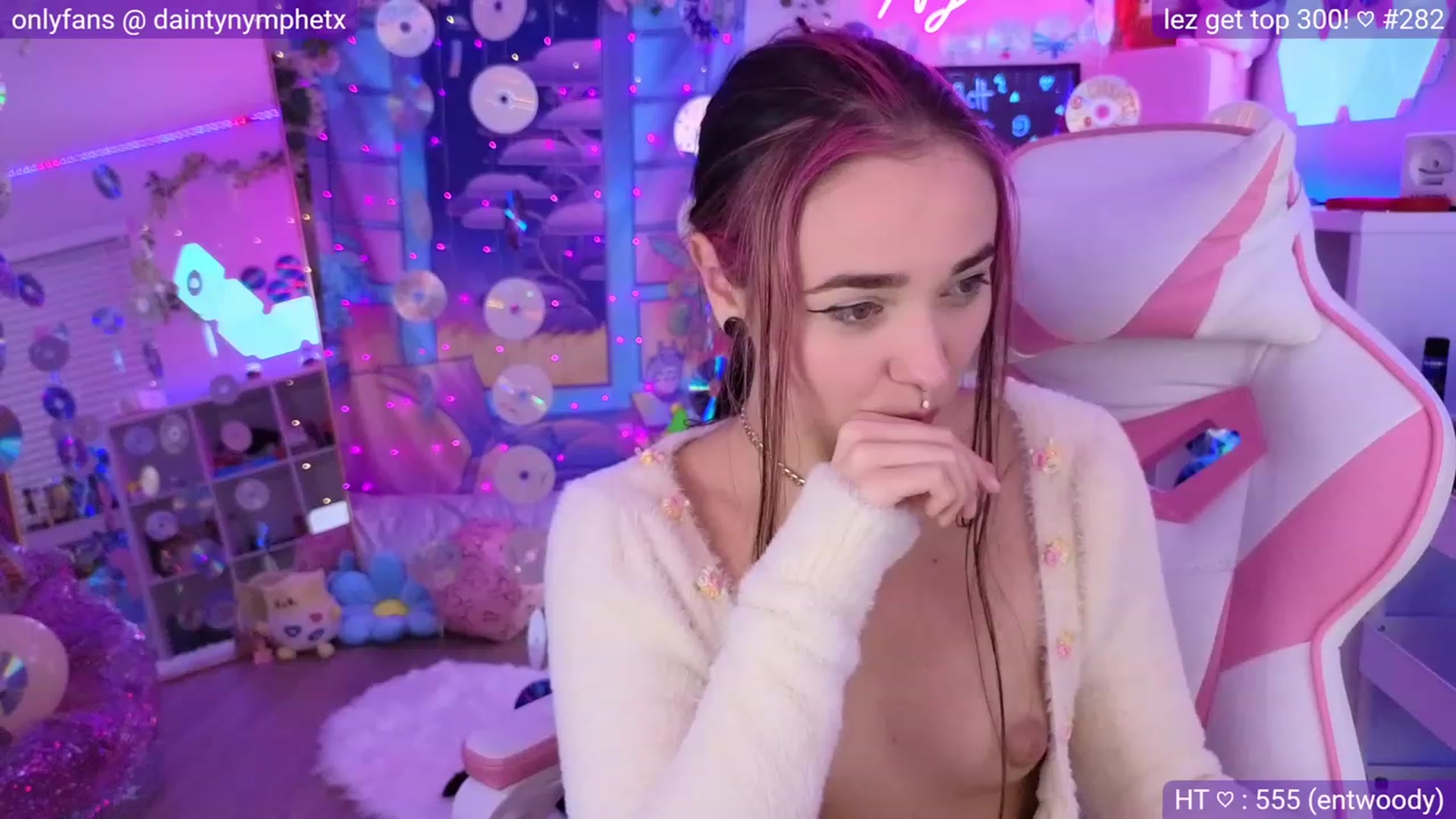 Gallery image thumbnail from Nym_x's myfreecams stream on, 04/02/2023, 04:09 image 14 of 20