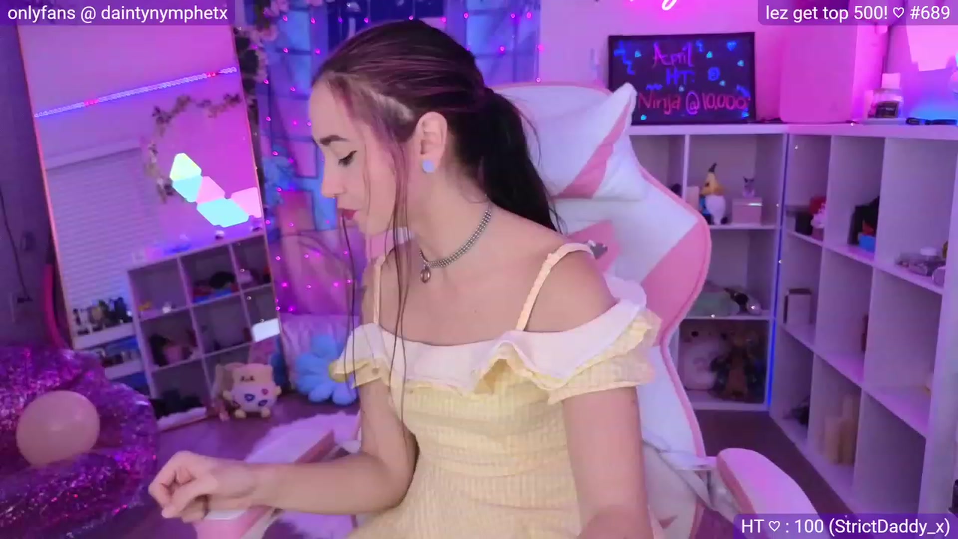 Gallery image thumbnail from Nym_x's myfreecams stream on, 04/13/2023, 03:51 image 10 of 20