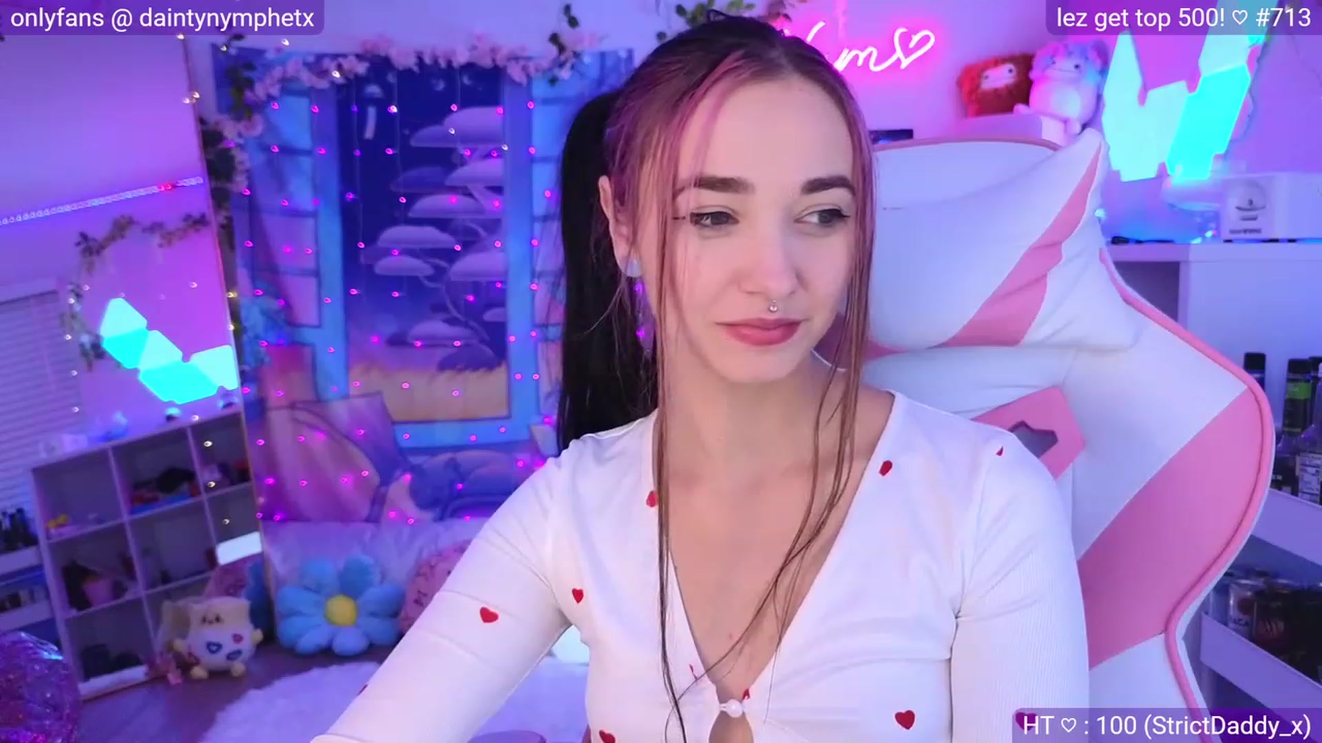 Gallery image thumbnail from Nym_x's myfreecams stream on, 04/15/2023, 02:58 image 6 of 20