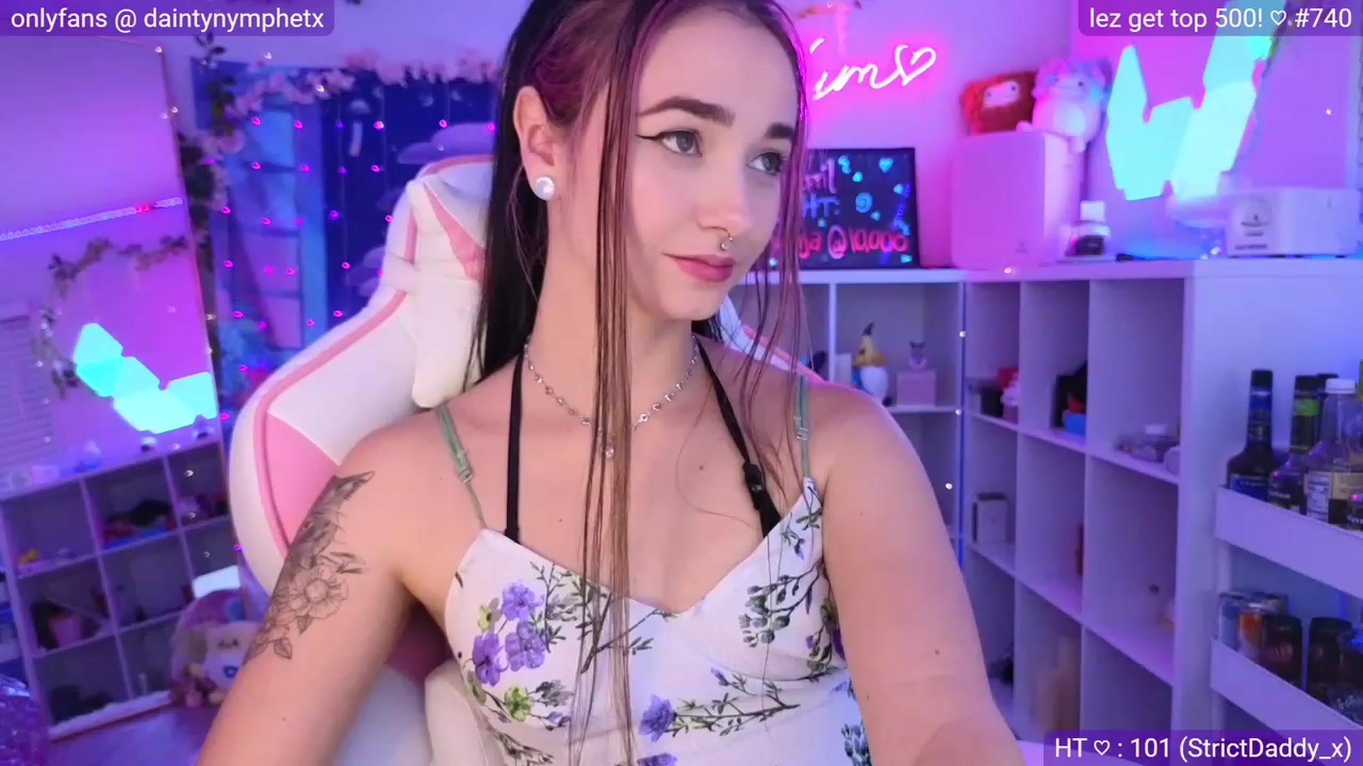 Gallery image thumbnail from Nym_x's myfreecams stream on, 04/16/2023, 02:38 image 5 of 20