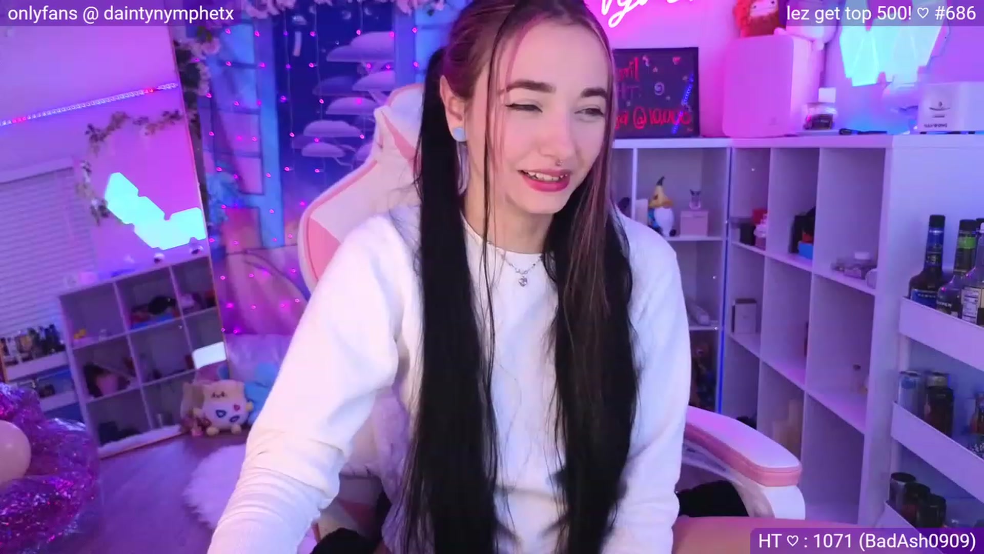 Gallery image thumbnail from Nym_x's myfreecams stream on, 04/22/2023, 03:23 image 17 of 20